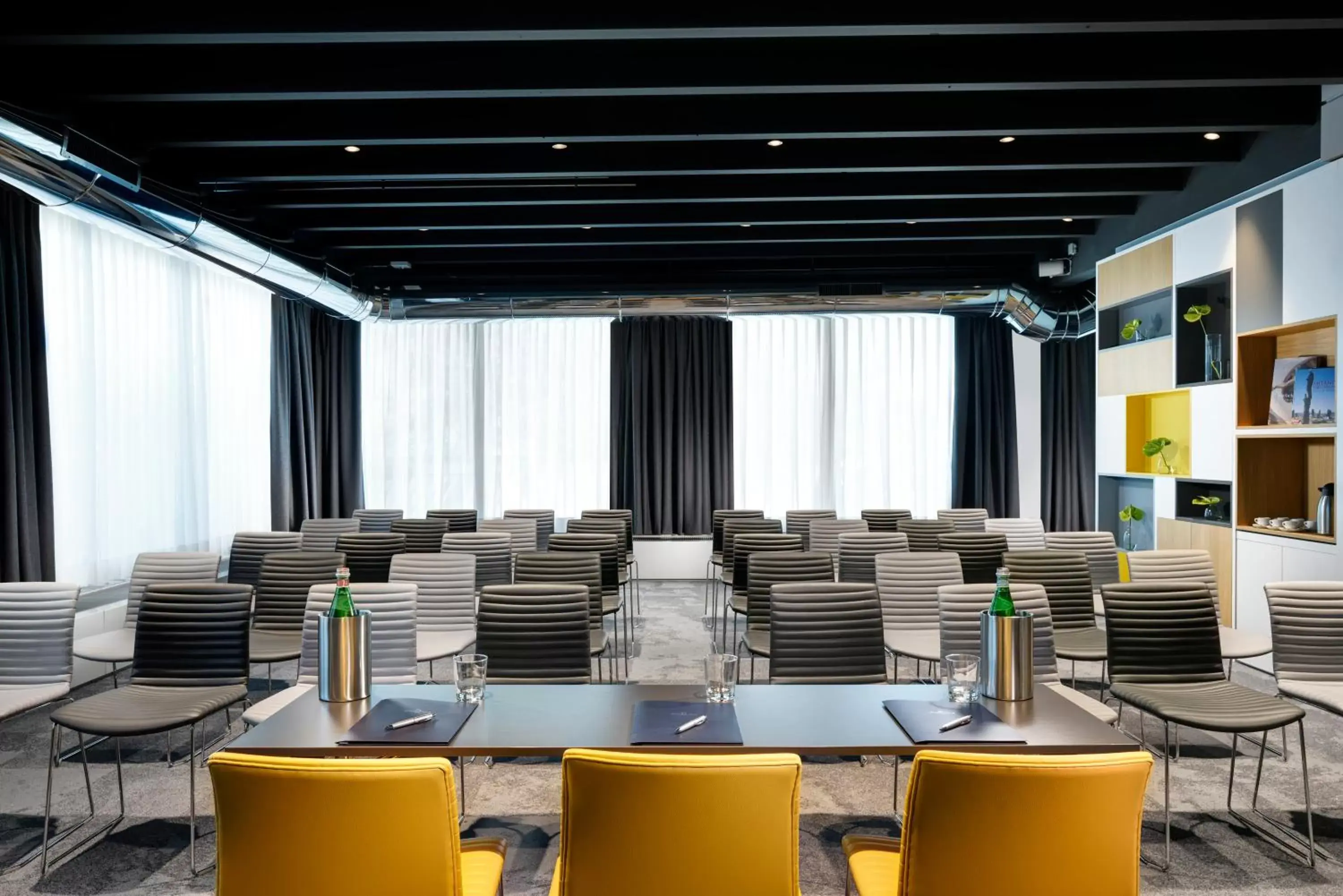 Business facilities in UNAHOTELS The ONE Milano Hotel & Residence