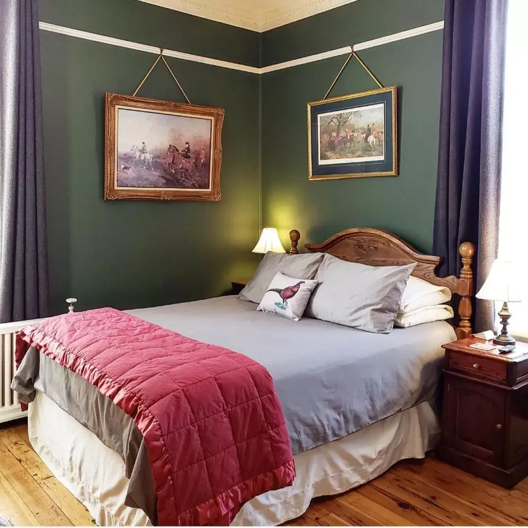 Queen Room with Garden View in South Court Inn Queen Room with Garden View in South Court Inn