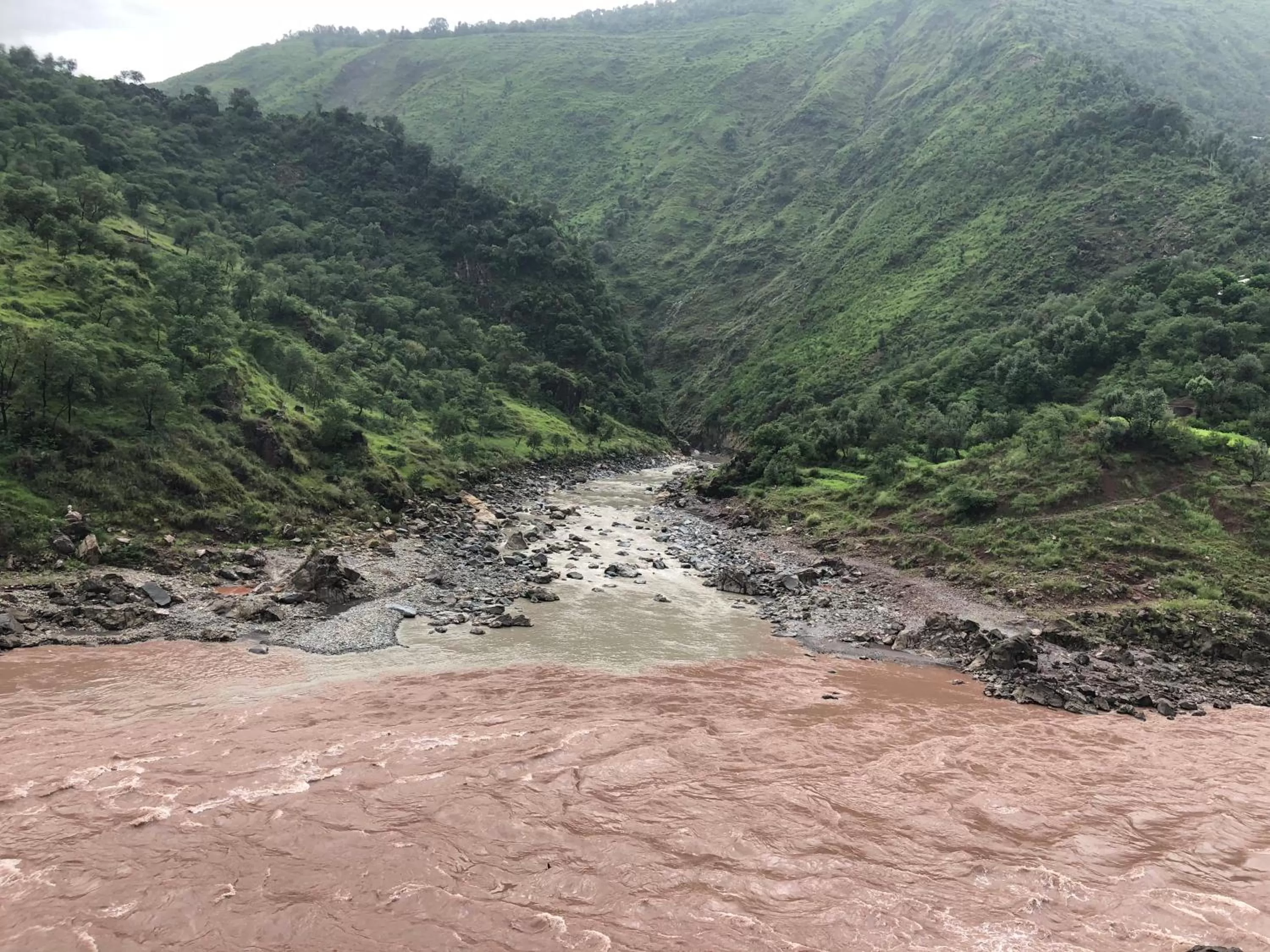 Natural landscape in Hotel La Orilla Muzaffarabad