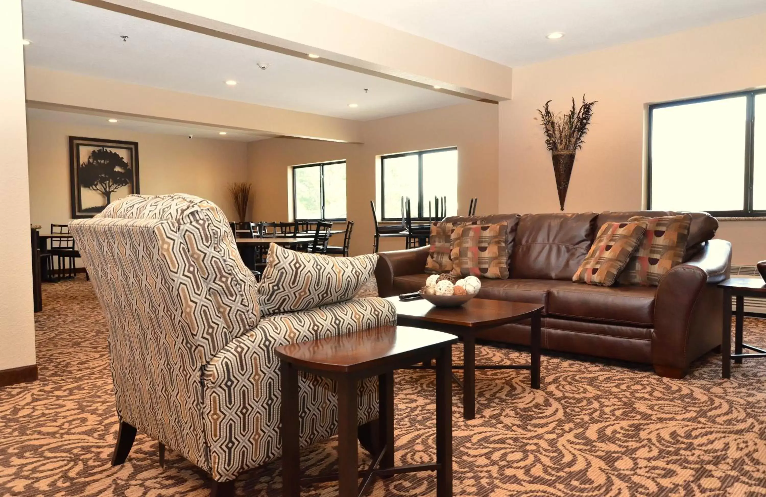 Lobby or reception, Seating Area in Cobblestone Inn & Suites - Clarion