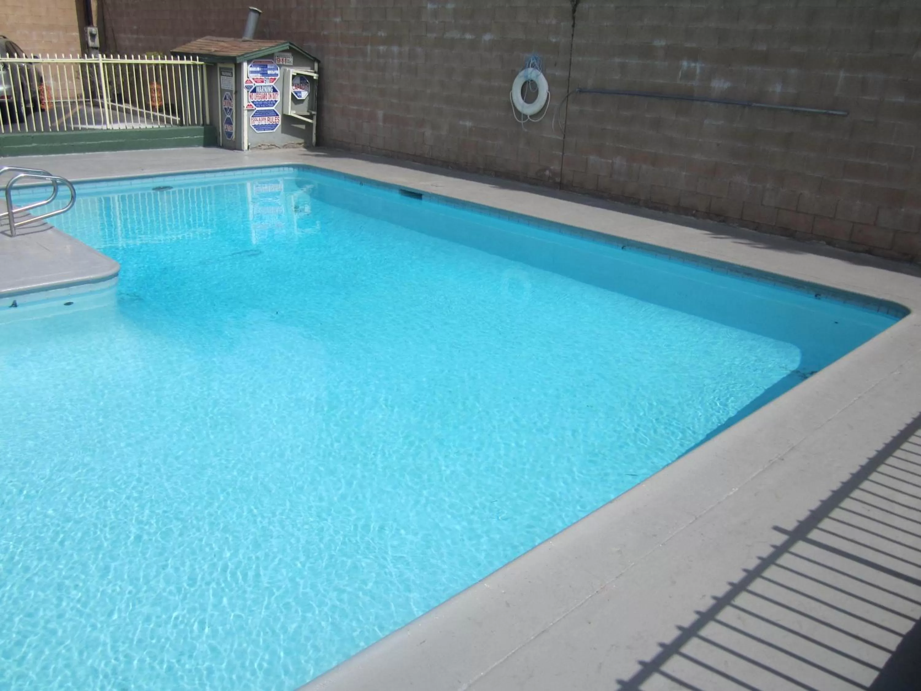 Swimming pool in Little Boy Blue Motel