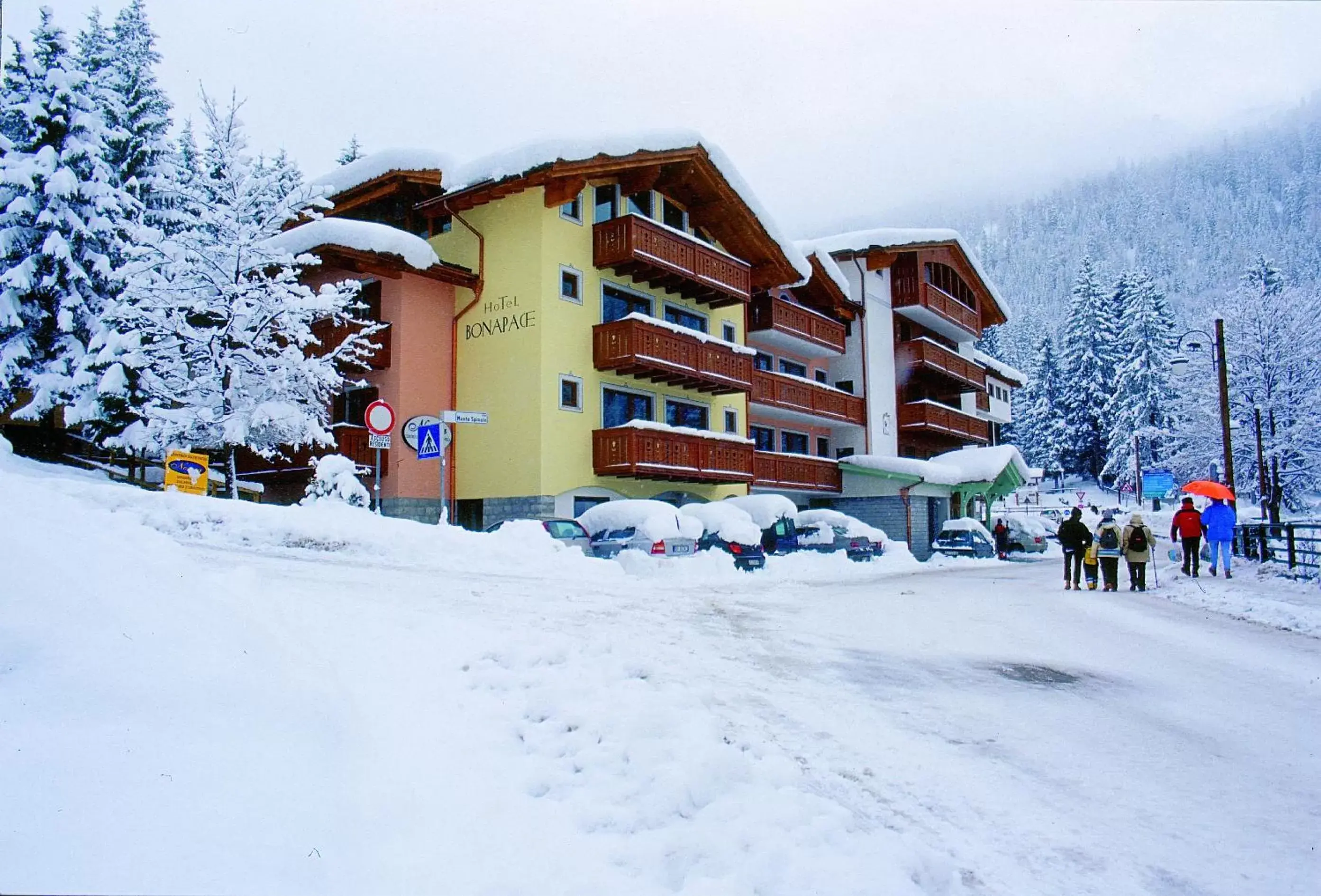 Facade/entrance, Winter in Hotel Bonapace ***S