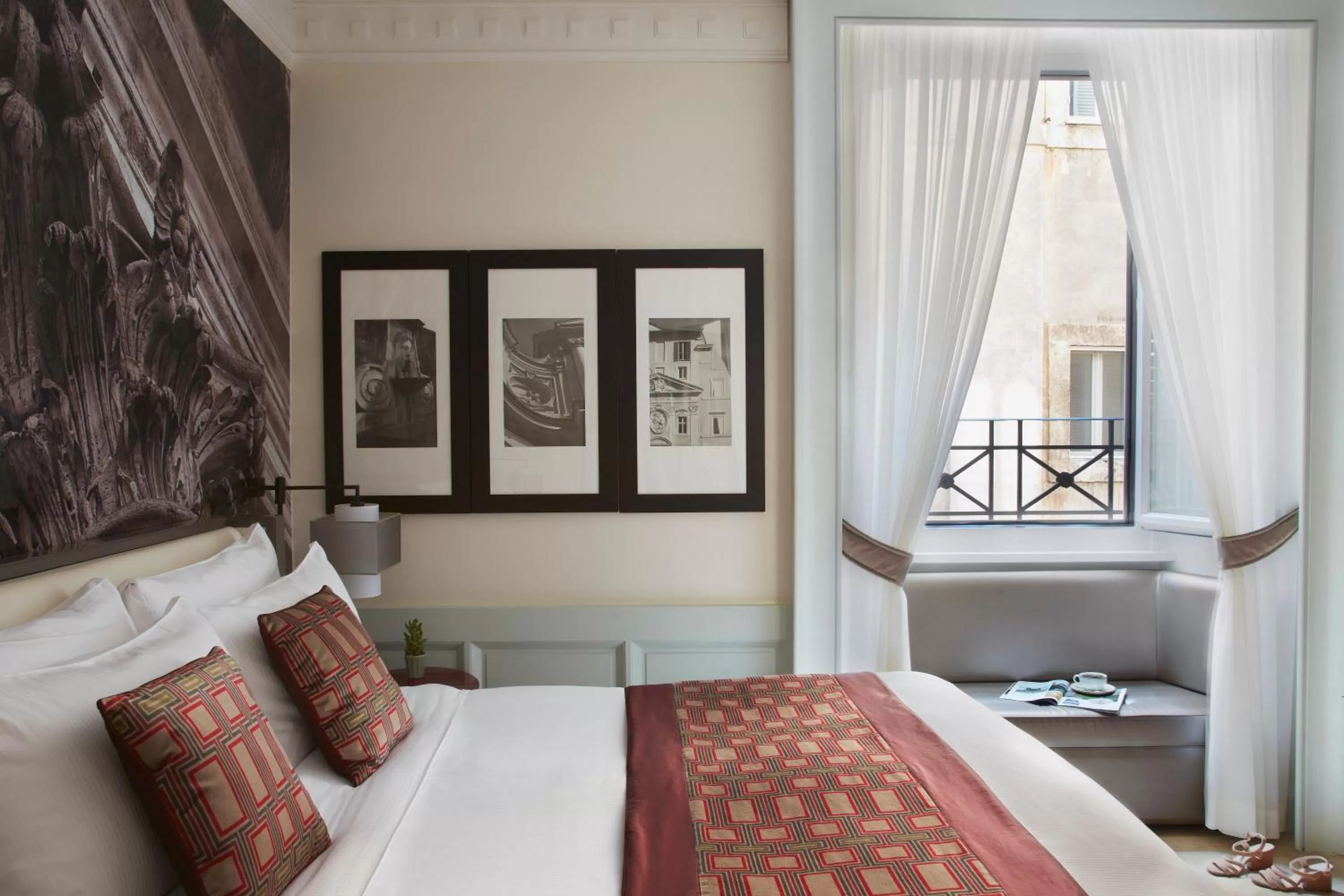 Photo of the whole room, Bed in Hotel Indigo Rome - St. George by IHG