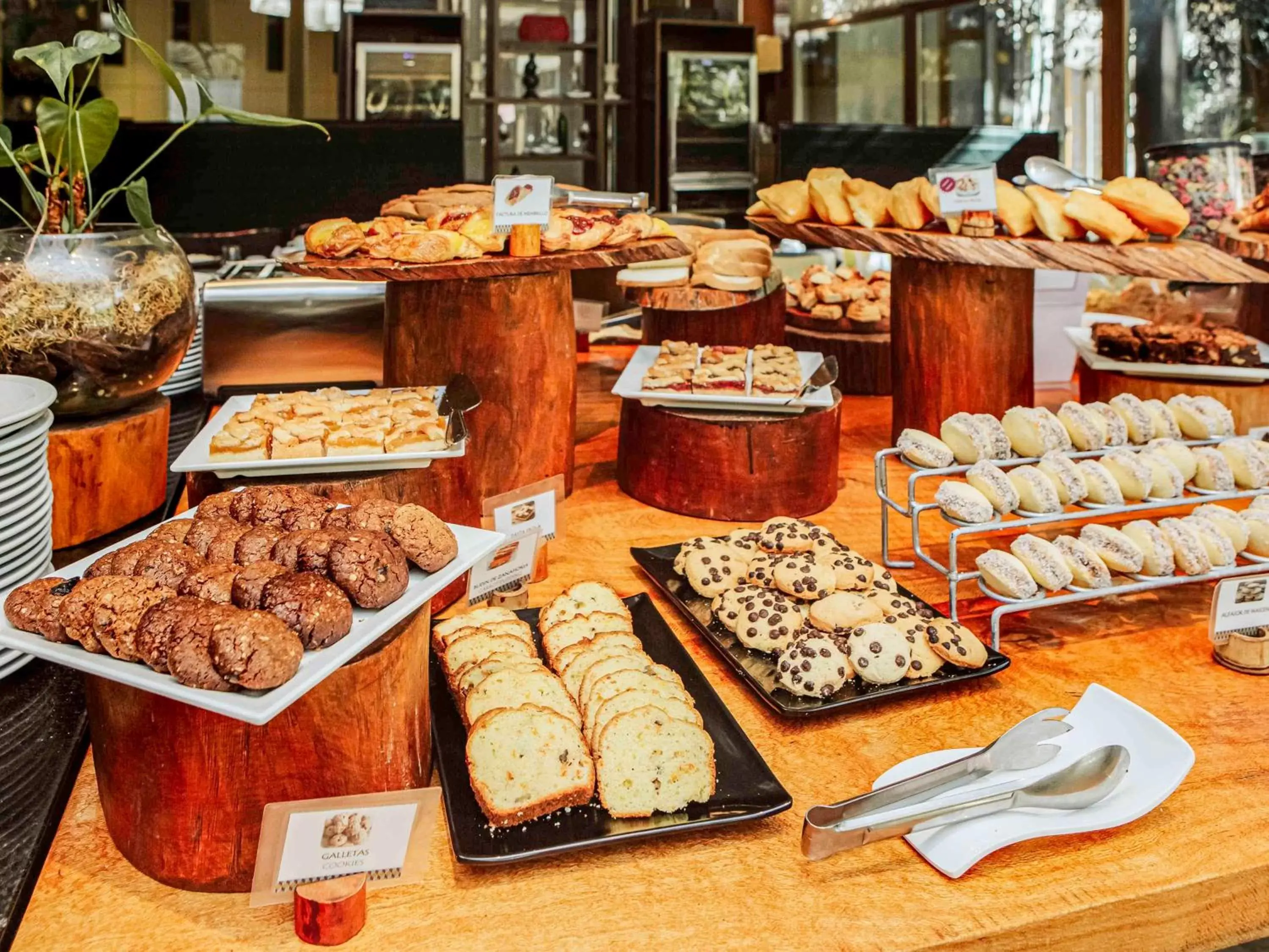 Breakfast in Mercure Iguazu Hotel Iru