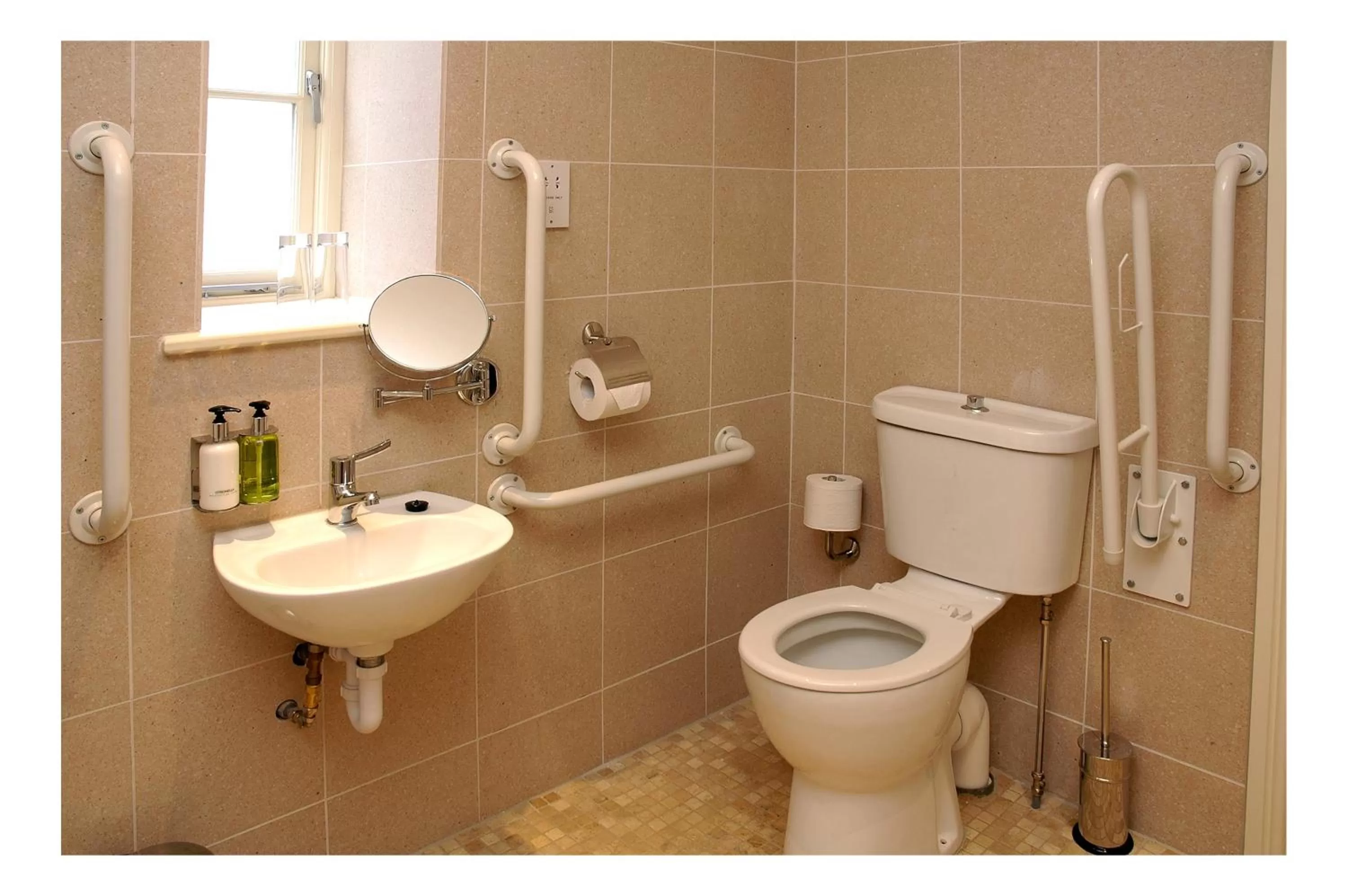 Bathroom in The Kings Arms