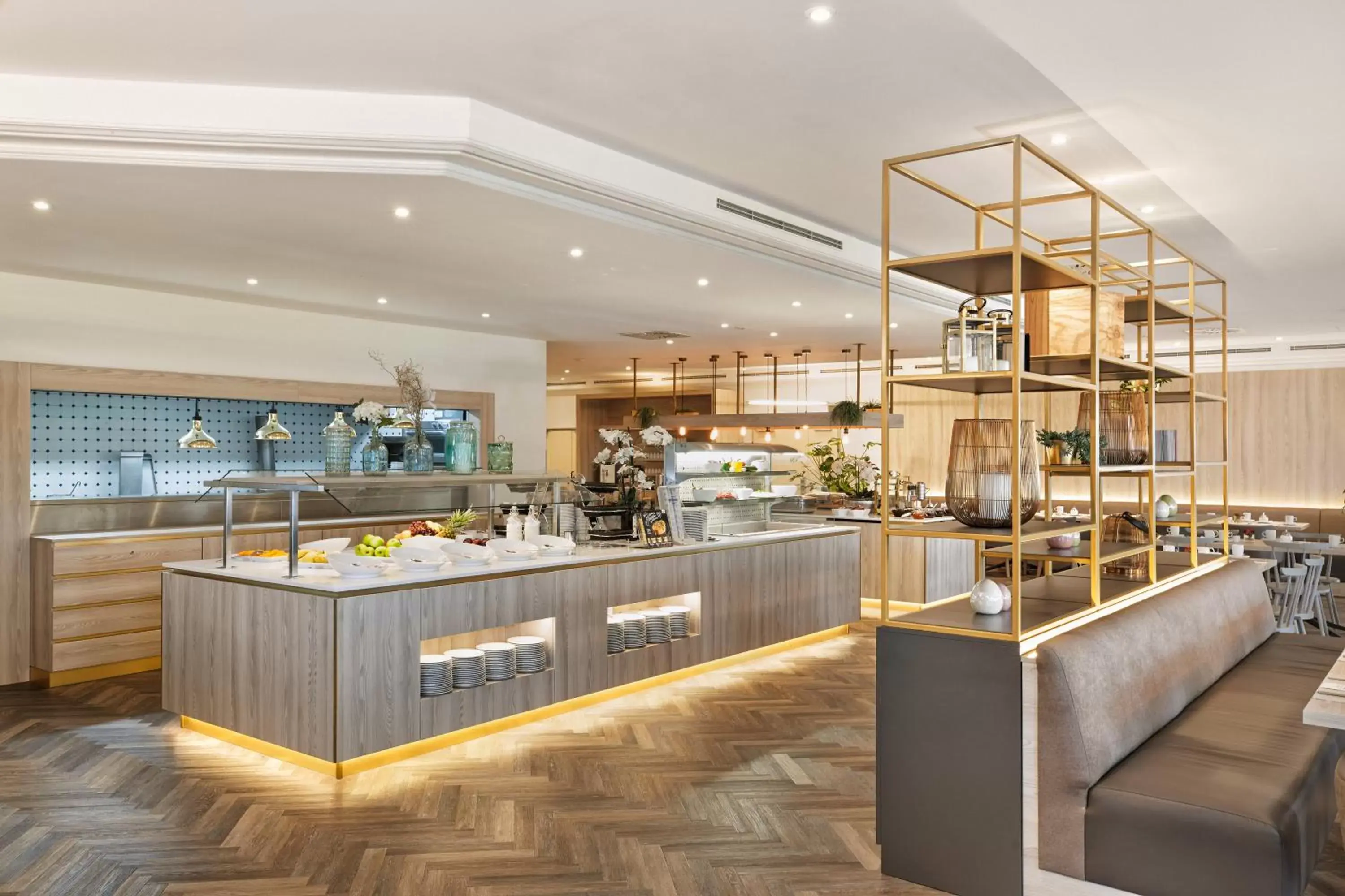 Restaurant/Places to Eat in H+ Hotel Frankfurt Airport West
