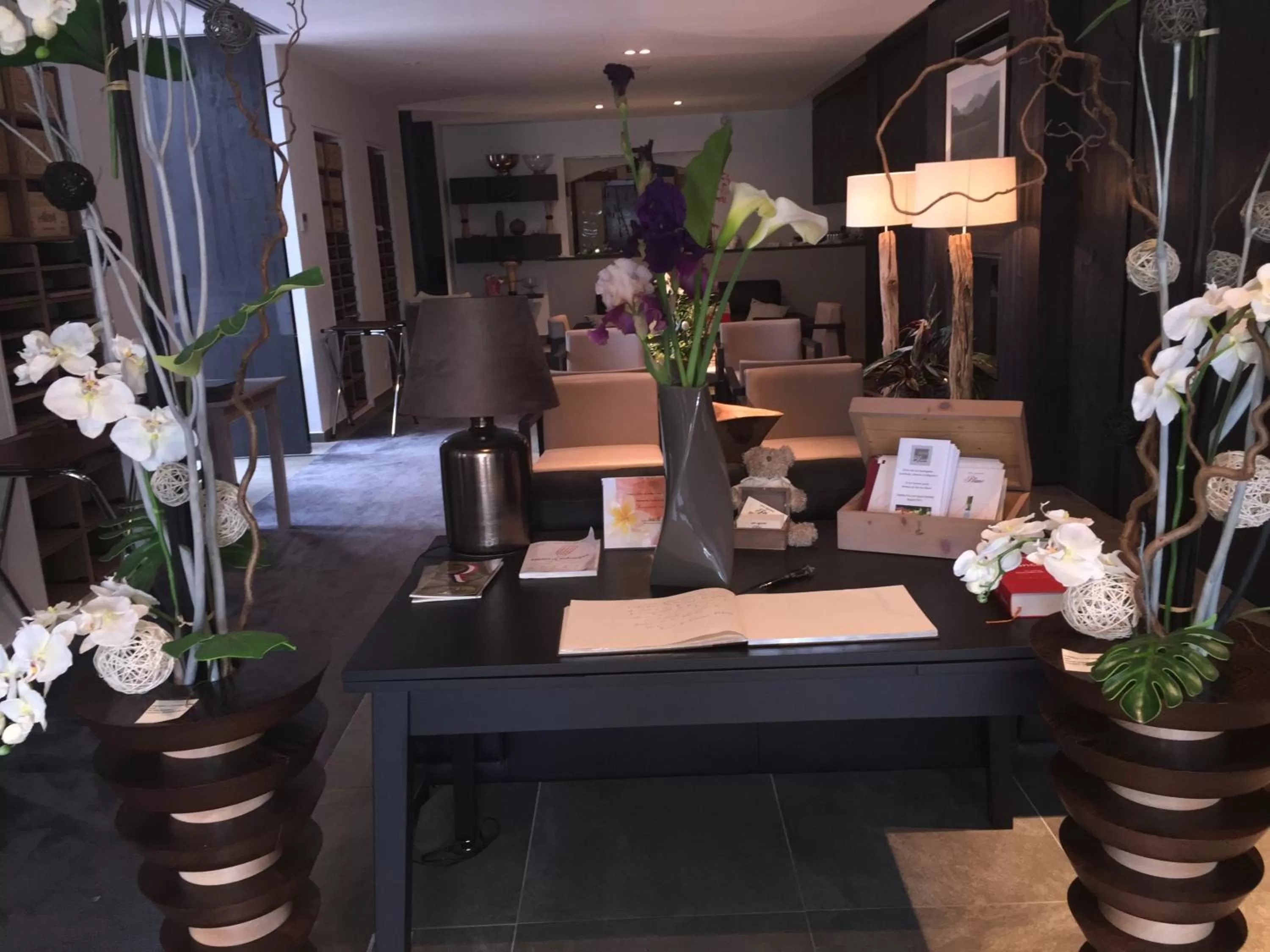 Restaurant/places to eat in Hotel Blanc