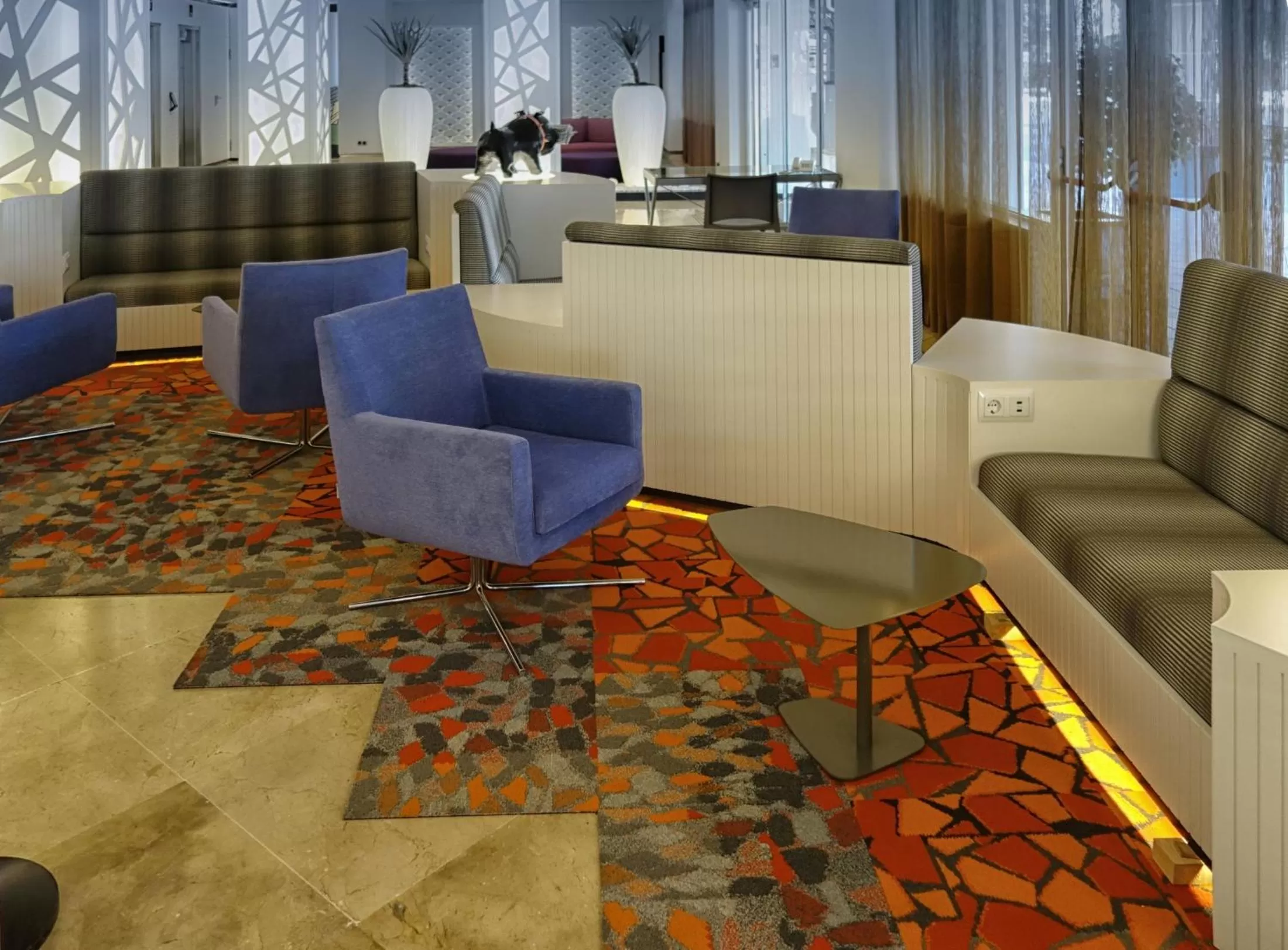 Lobby or reception in Vértice Sevilla