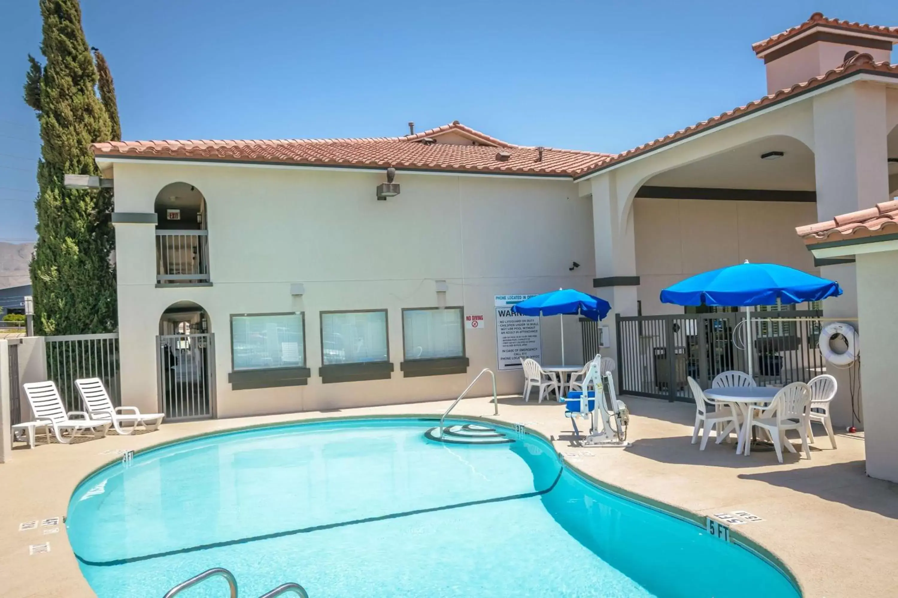 Pool view, Swimming Pool in Best Western Sunland Park