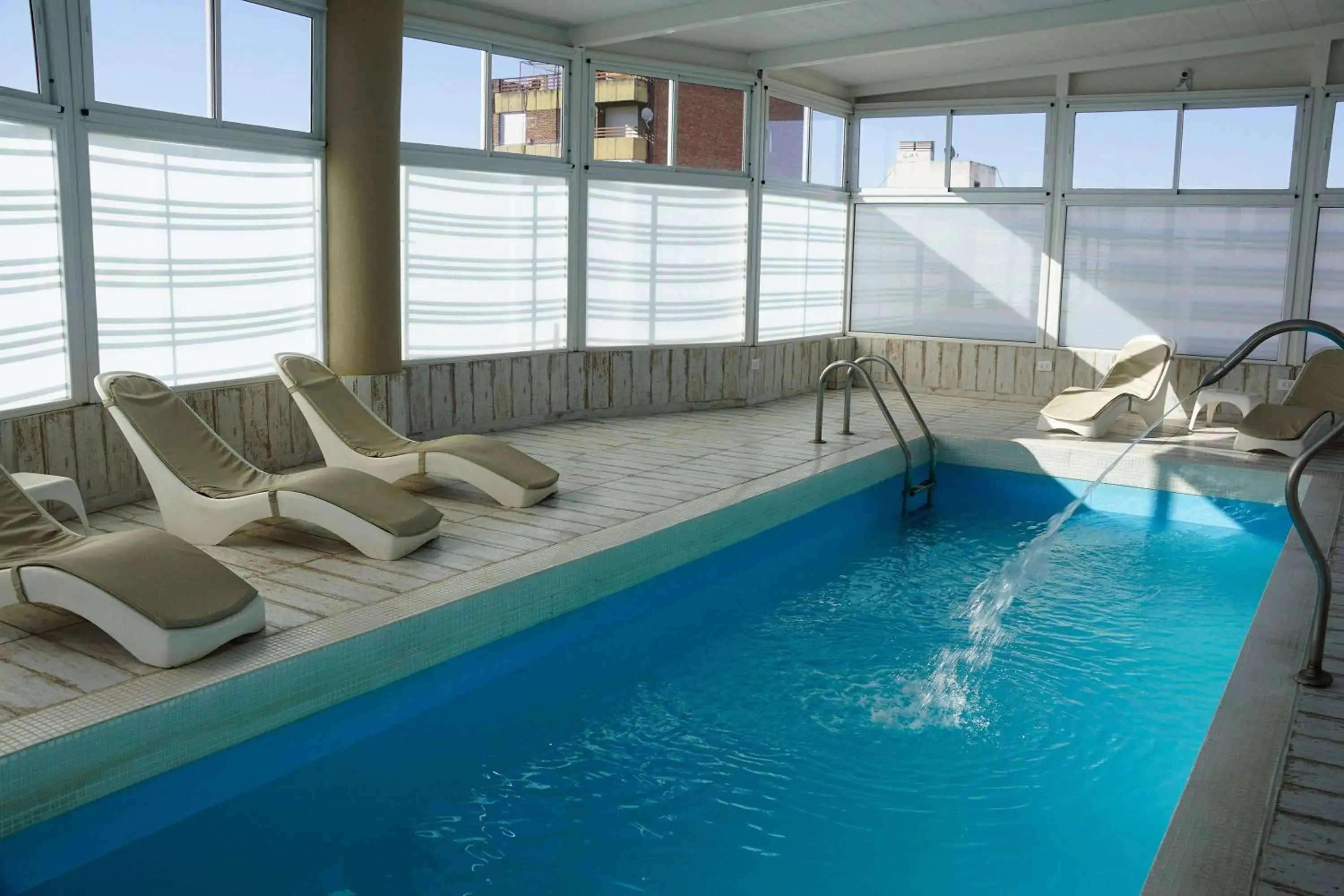 Pool view, Swimming Pool in Howard Johnson Hotel Rosario