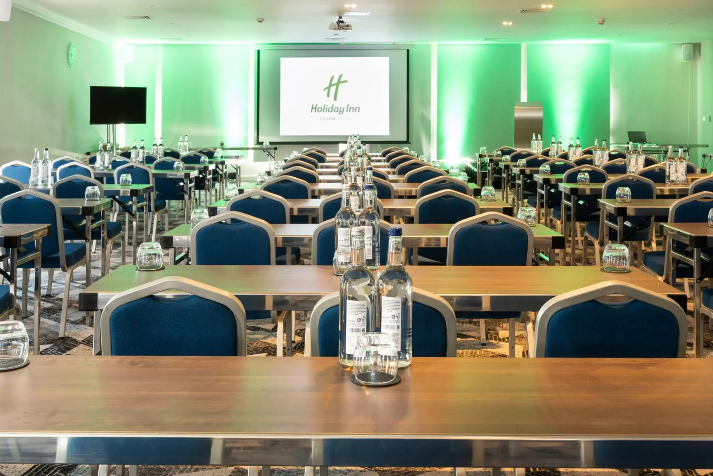 Meeting/conference room in Holiday Inn Birmingham M6, Jct7, an IHG Hotel