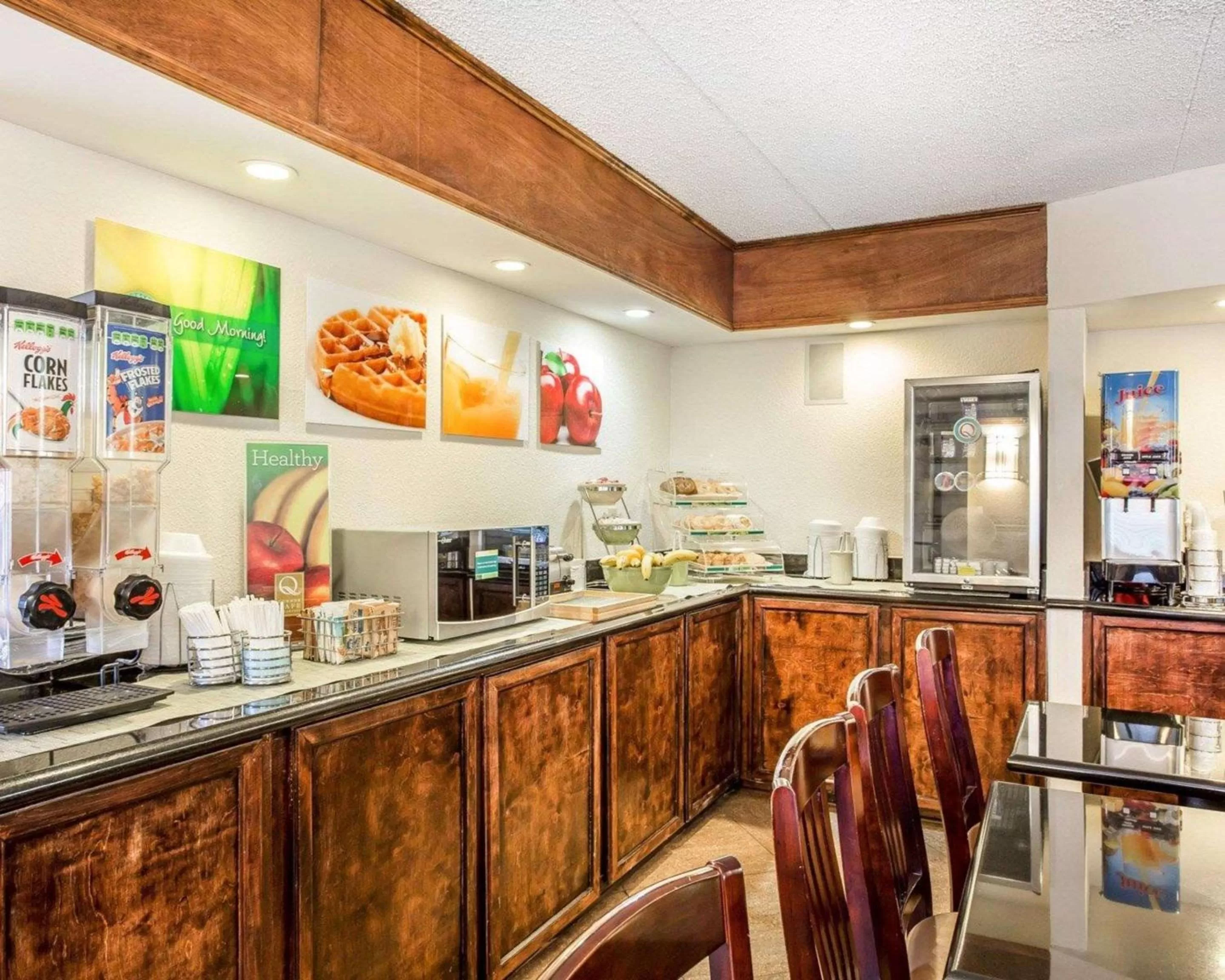 Restaurant/places to eat in Quality Inn & Suites Coliseum