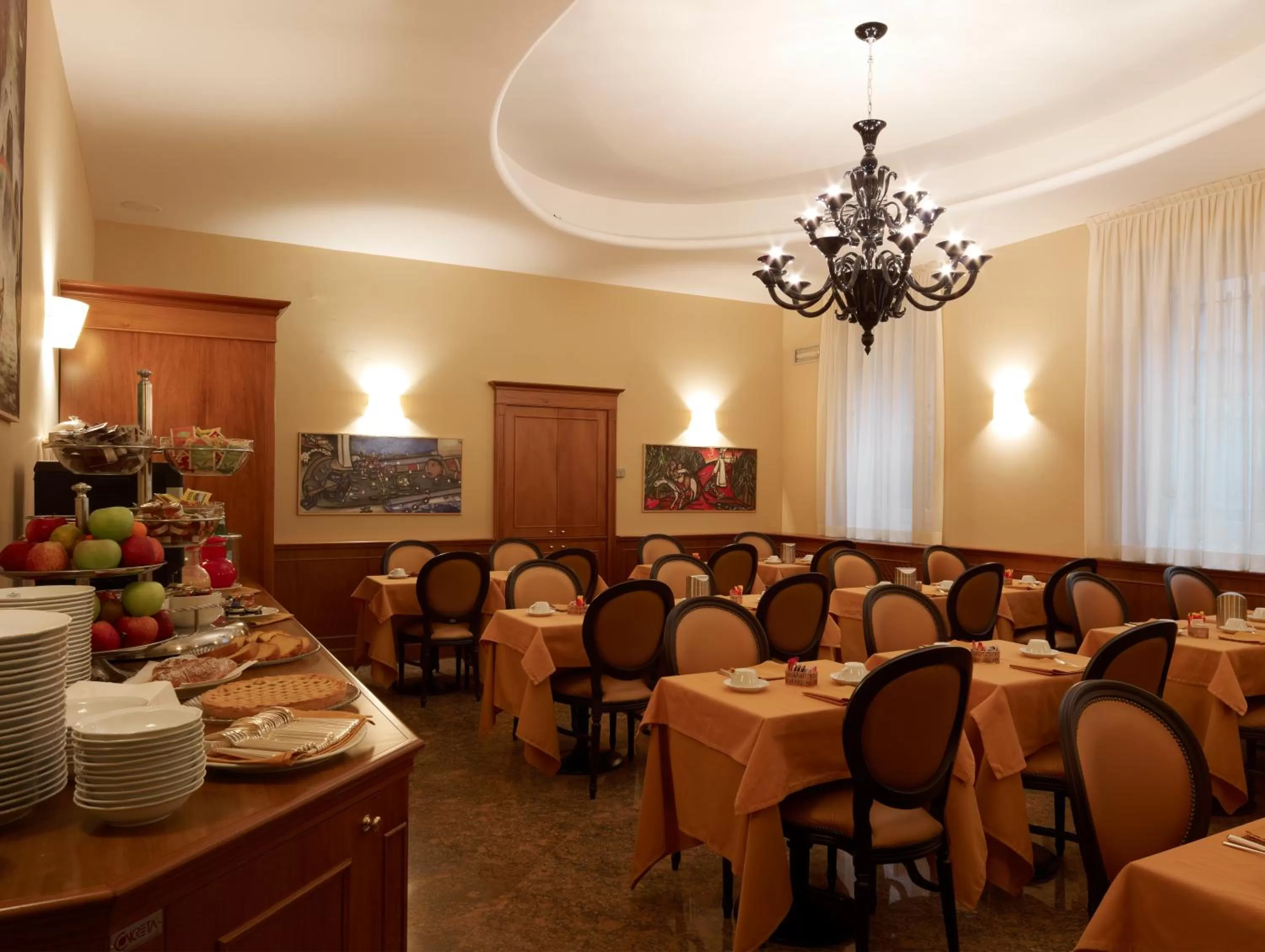 Restaurant/places to eat in Hotel Moderno