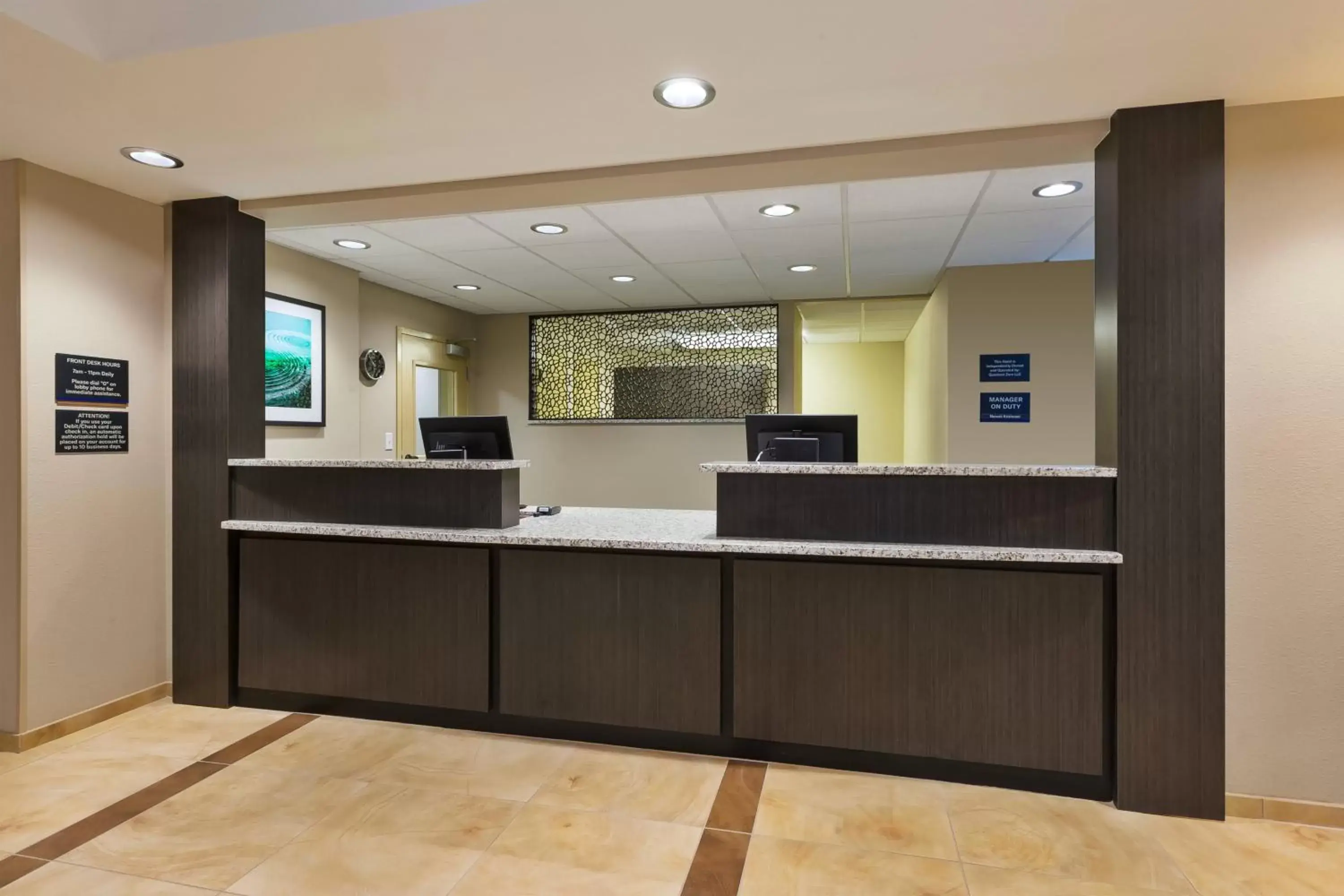 Property building, Lobby/Reception in Candlewood Suites Louisville - NE Downtown Area, an IHG Hotel