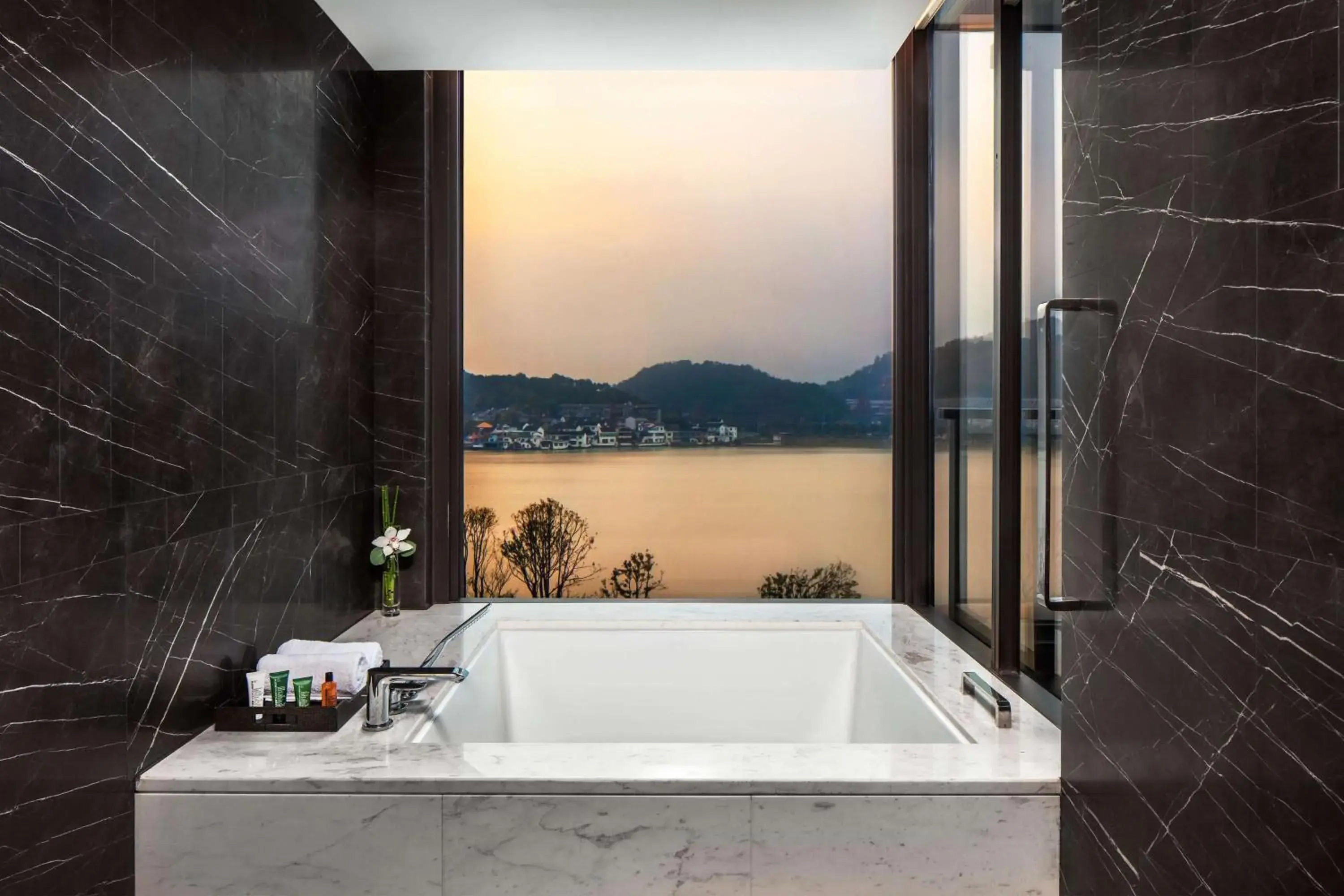 Bathroom in Hilton Ningbo Dongqian Lake