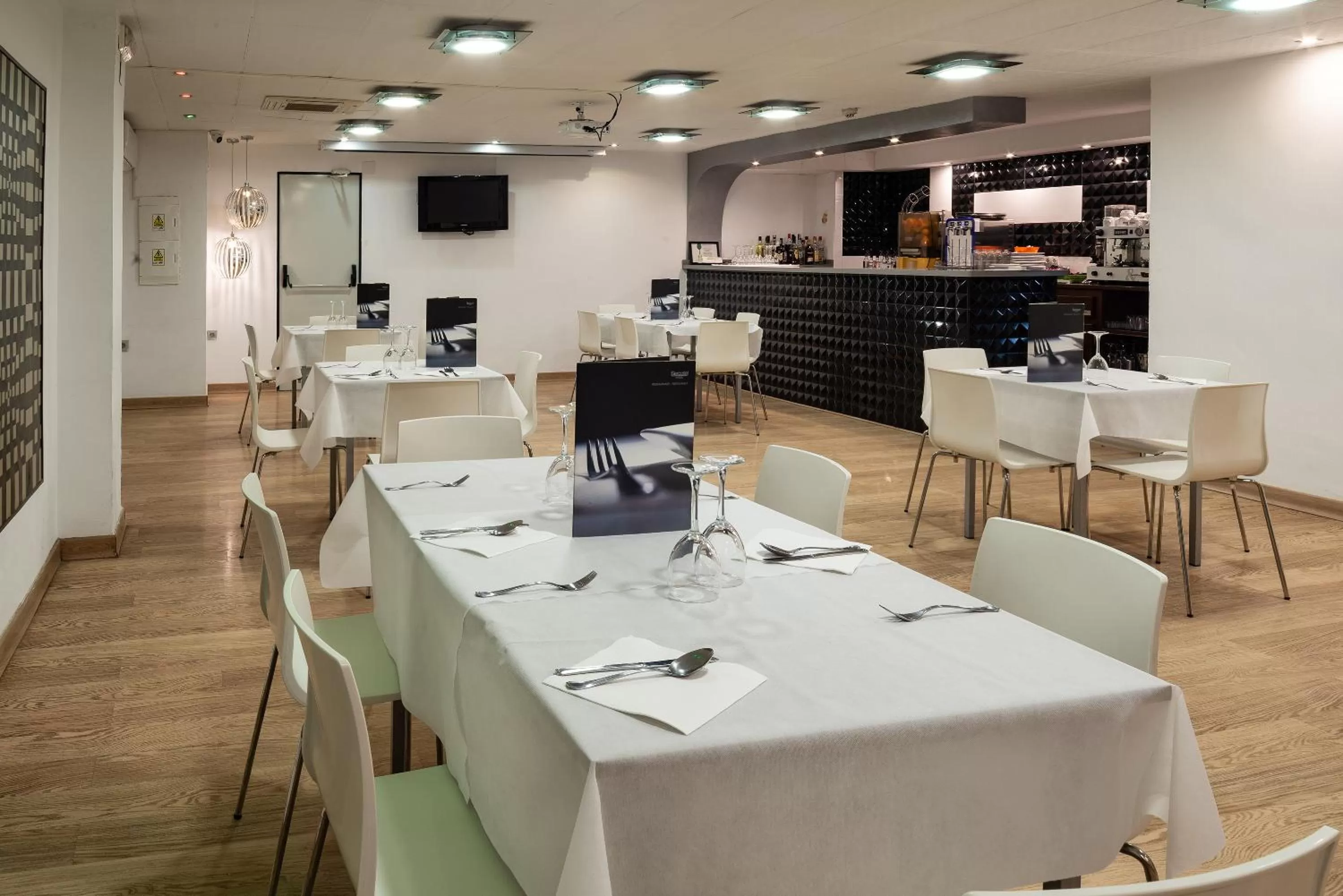 Restaurant/places to eat in Hotel Familia Conde