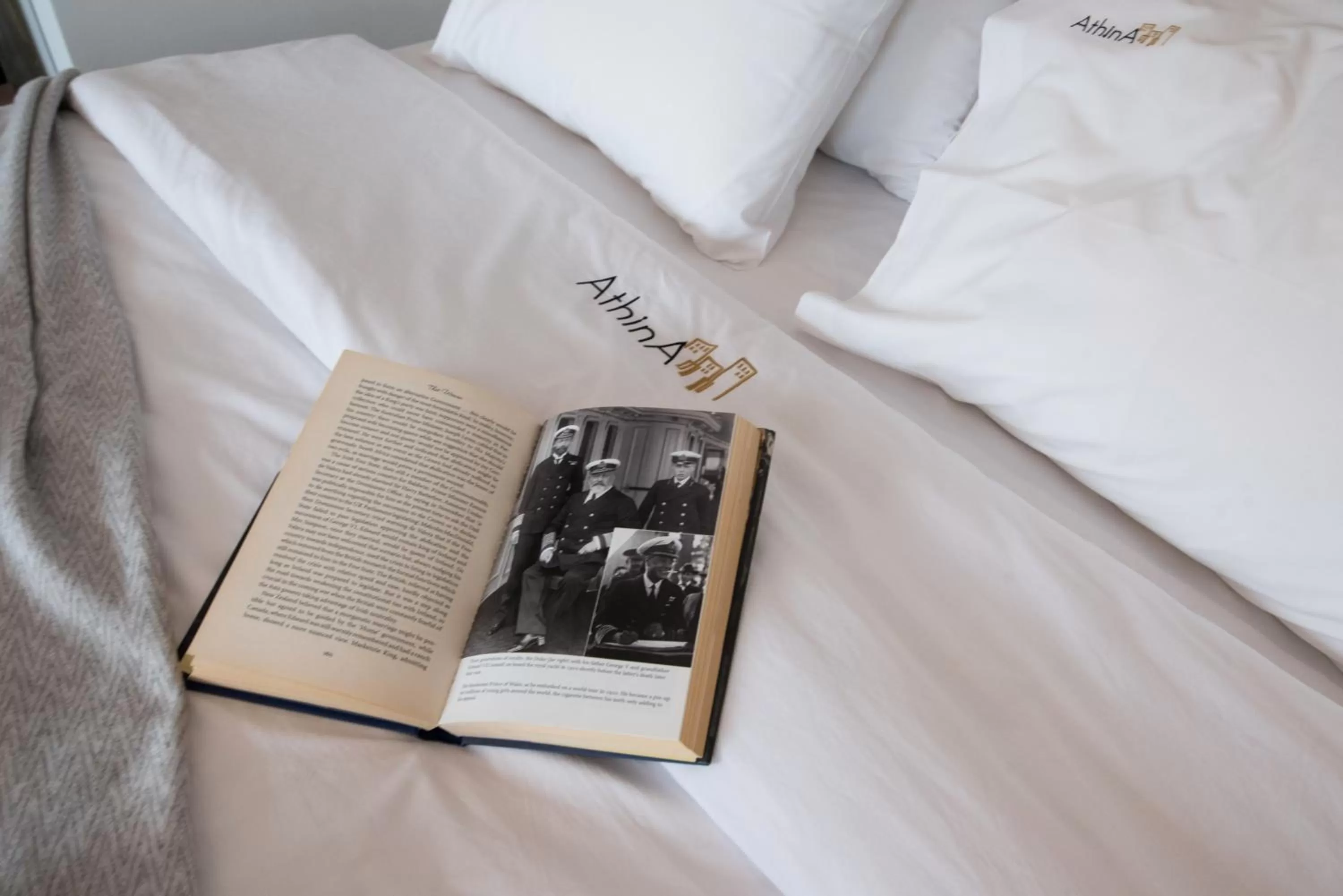 Bed in AthinA STREETAPARTMENTS