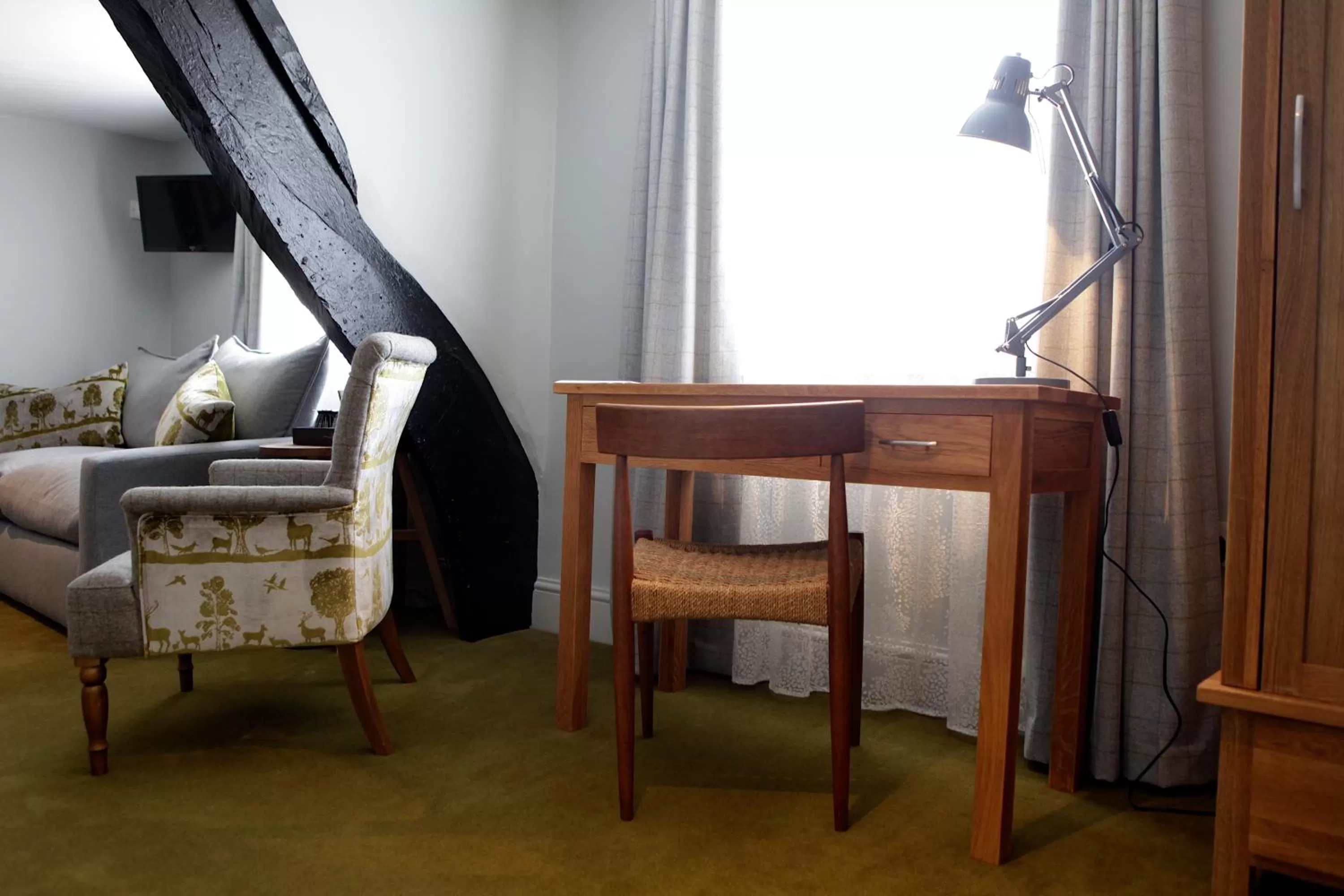 Photo of the whole room in The Rose and Crown