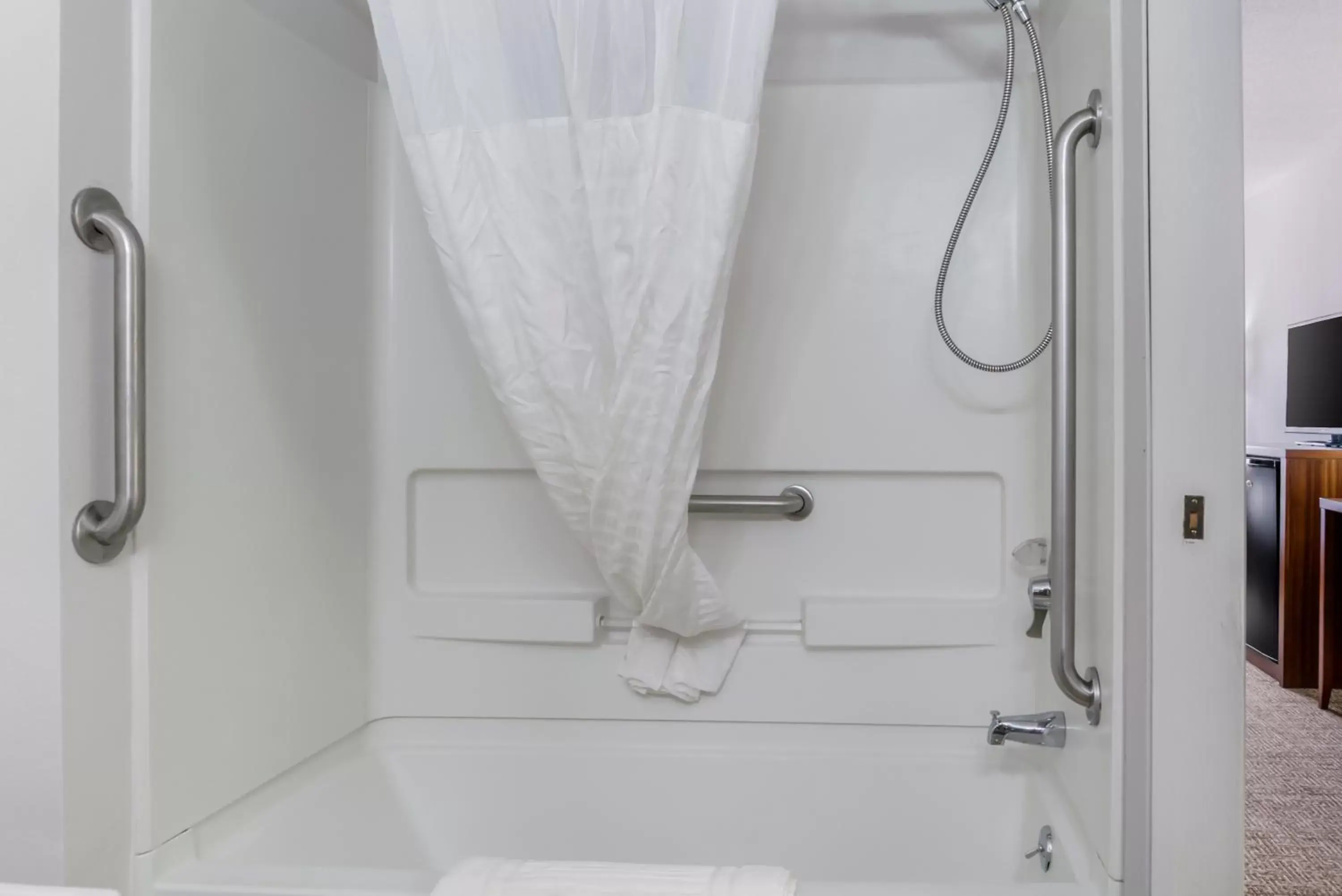 Shower, Bathroom in Comfort Inn East Oregon