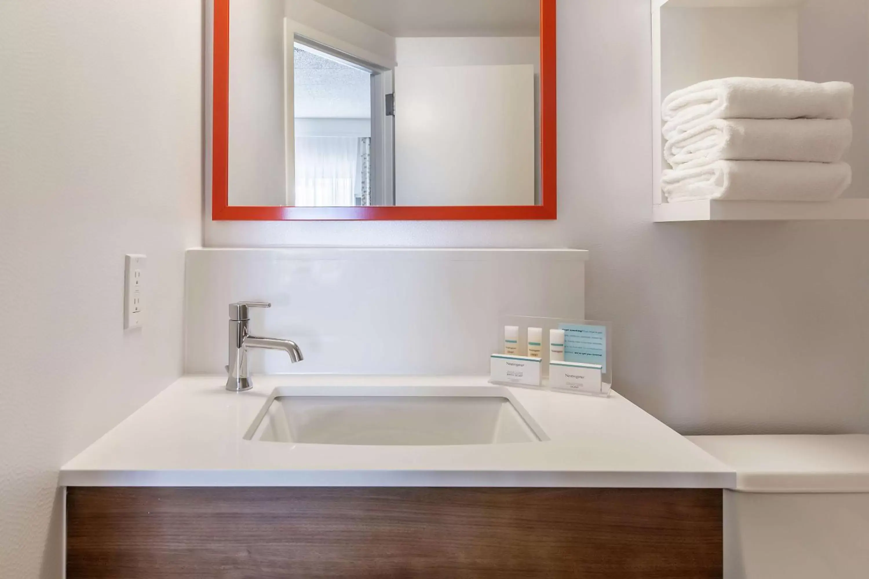 Bathroom in Hampton Inn Rockford Bathroom in Hampton Inn Rockford