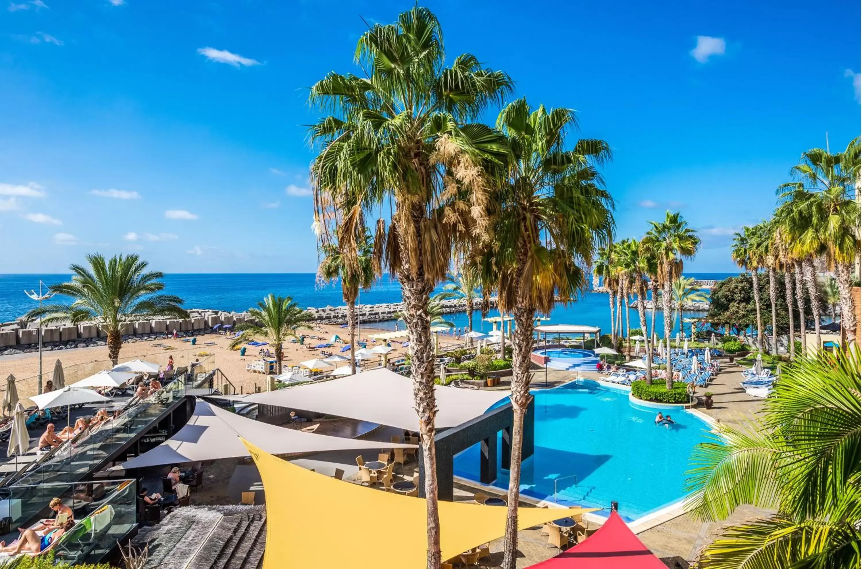 Lounge or bar, Pool View in Calheta Beach - All-inclusive - Savoy Signature