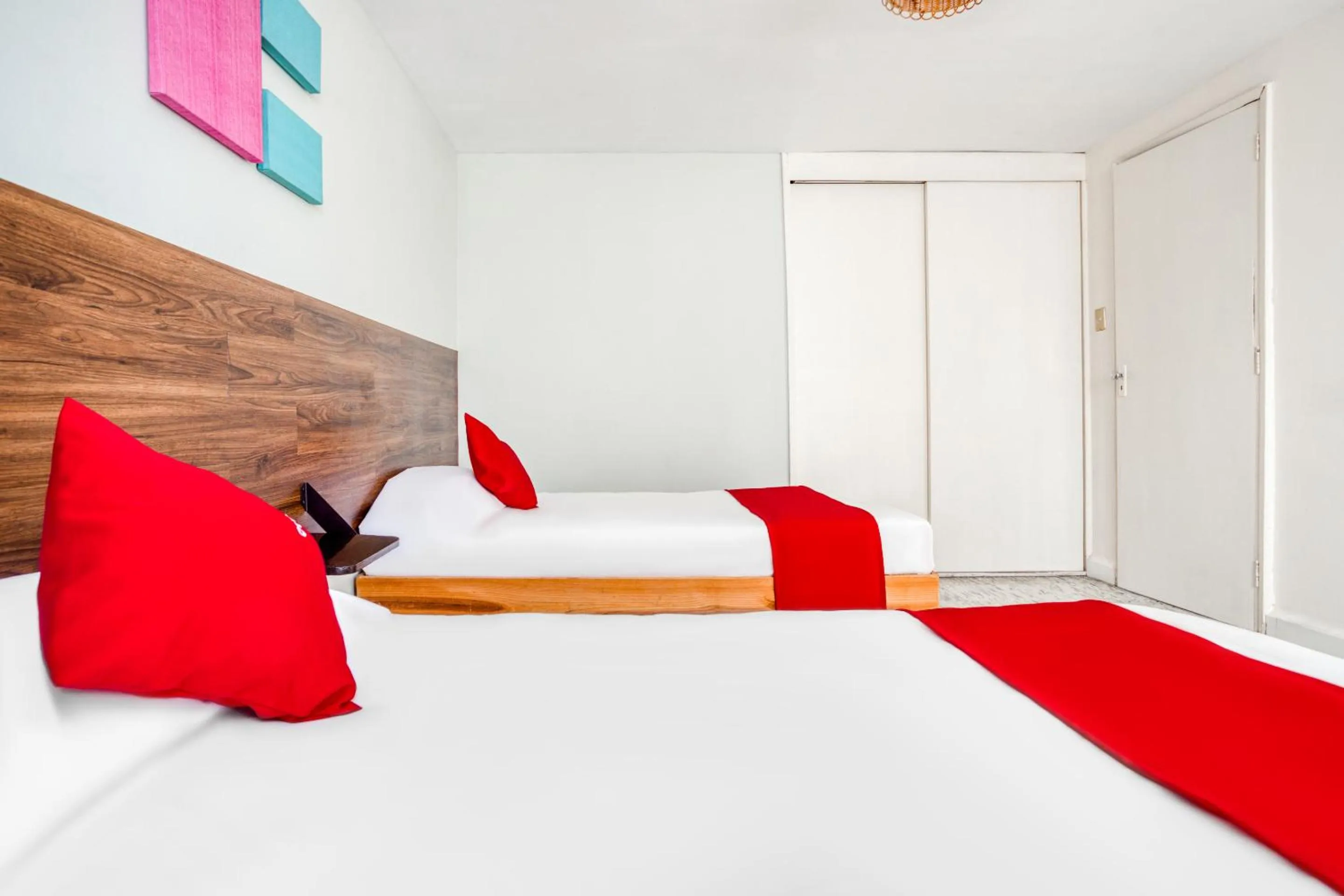 Bedroom, Bed in Hotel Suites Puebla