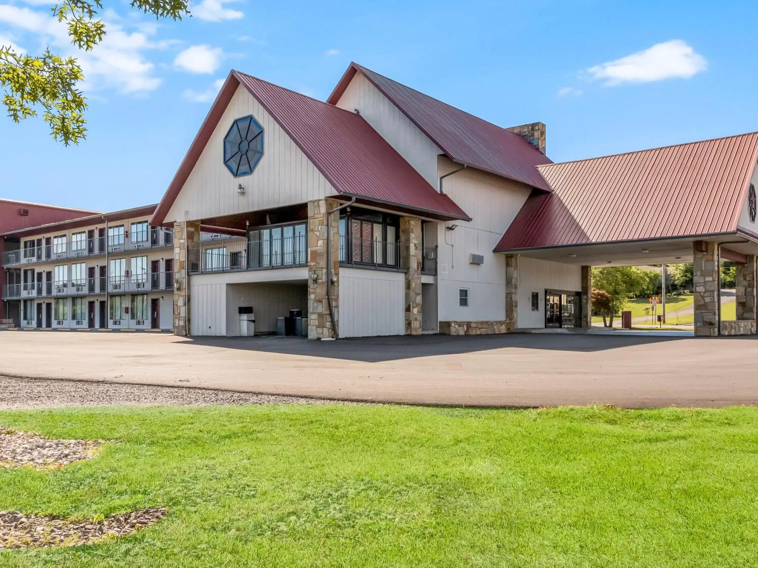 Property Building in Red Roof Inn Dandridge