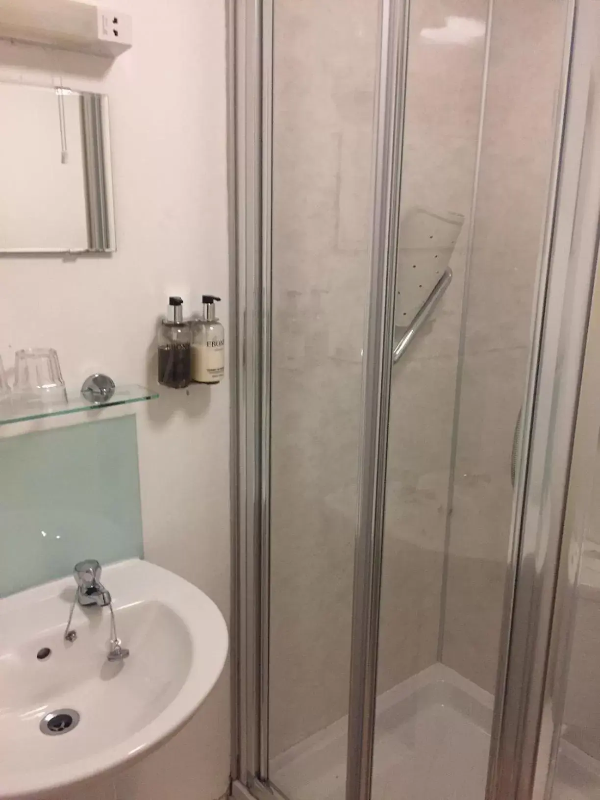 Shower, Bathroom in Carlton Hotel