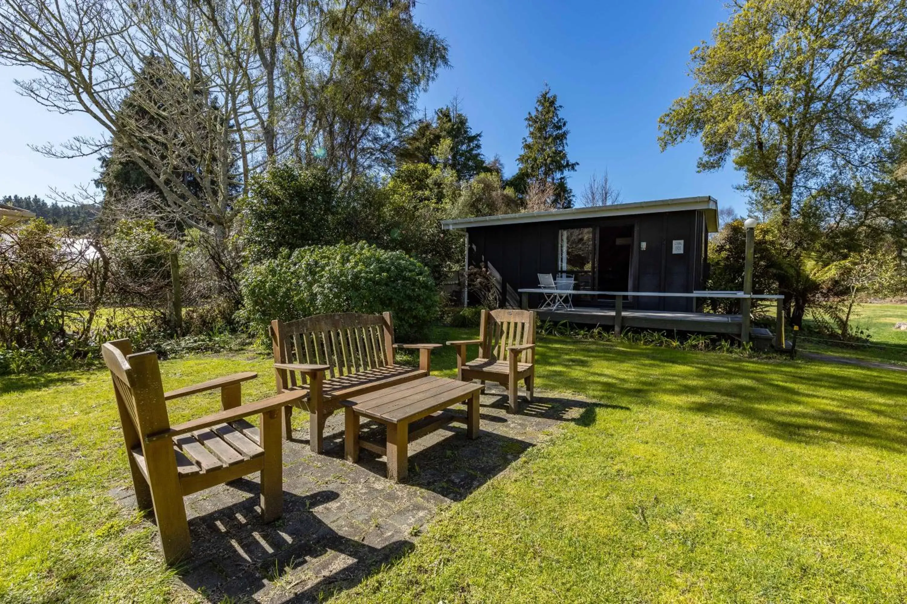 Property building, Garden in Sportsmans Lodge Turangi