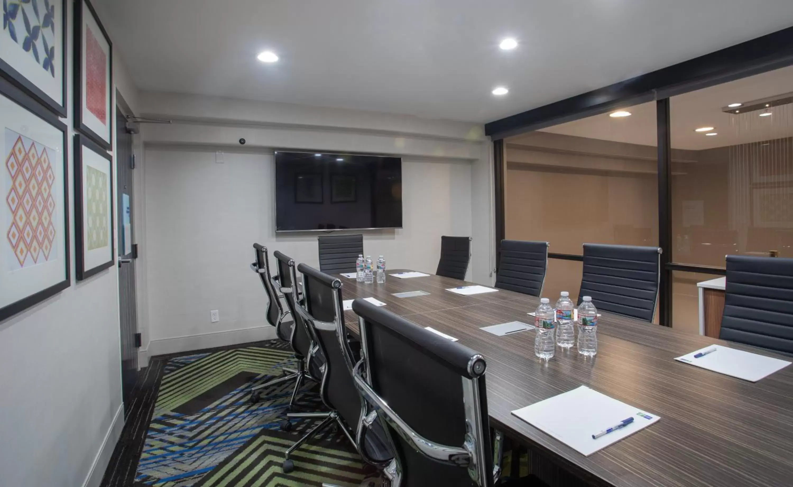 Meeting/conference room in Holiday Inn Express Prescott, an IHG Hotel