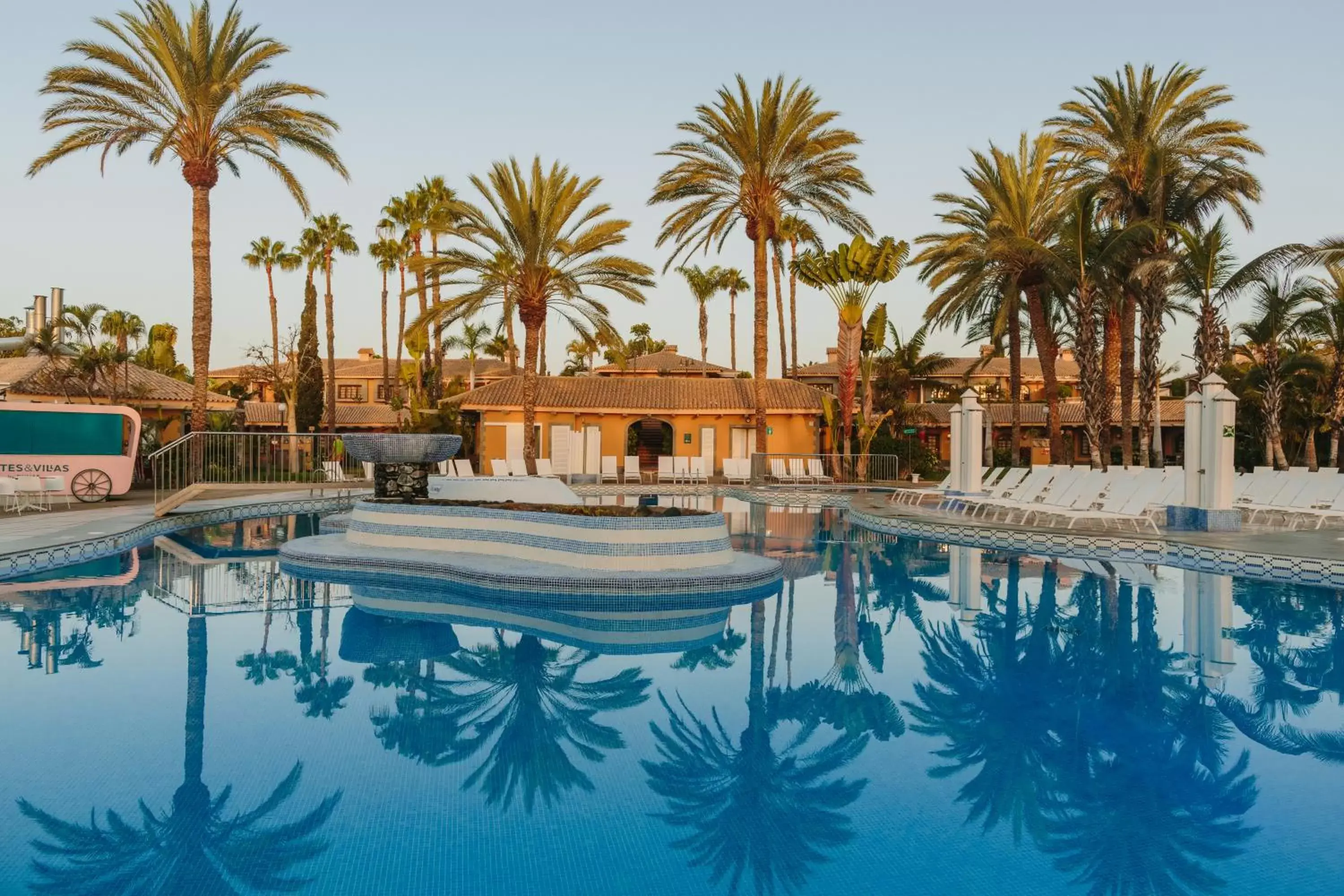 Suites & Villas by Dunas Suites & Villas by Dunas