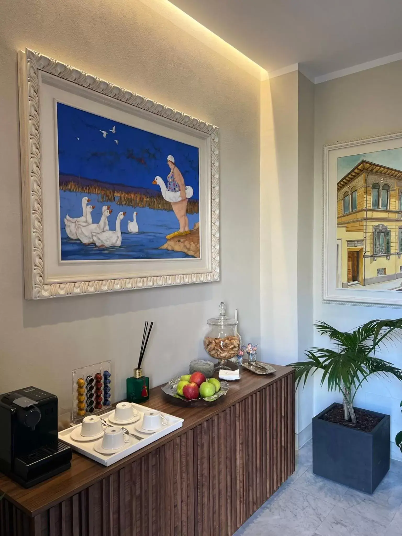 Food and drinks in Palazzo Cini Luxury Rooms in Pisa