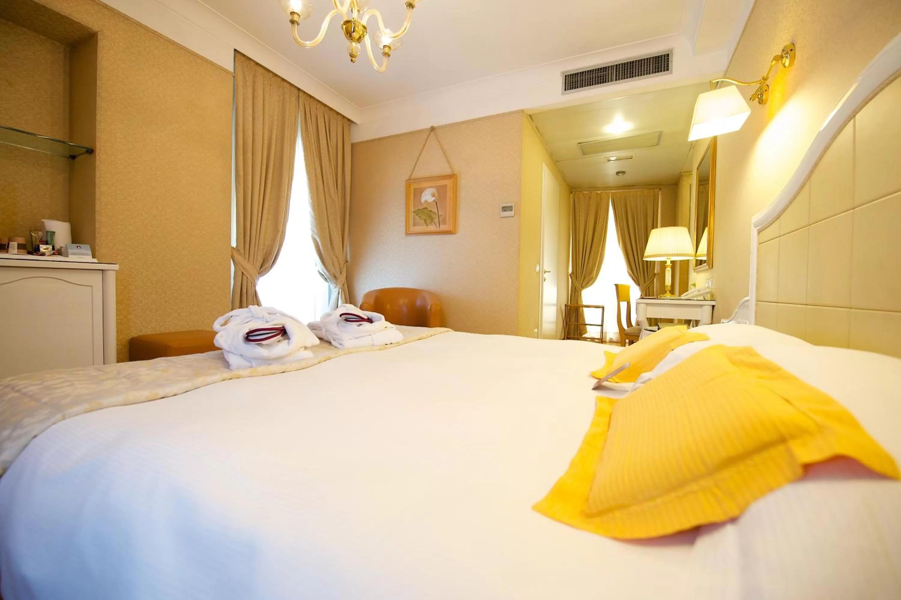 Bed in Hotel Mercure Milano Centro