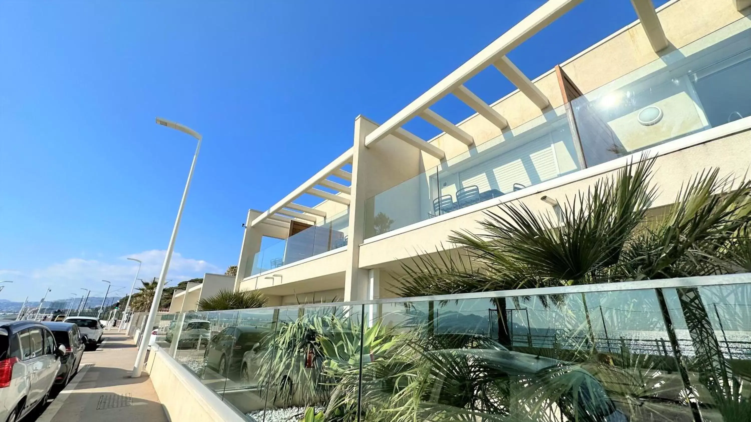 Property Building in LE MIDI 8 by ESTATES CANNES