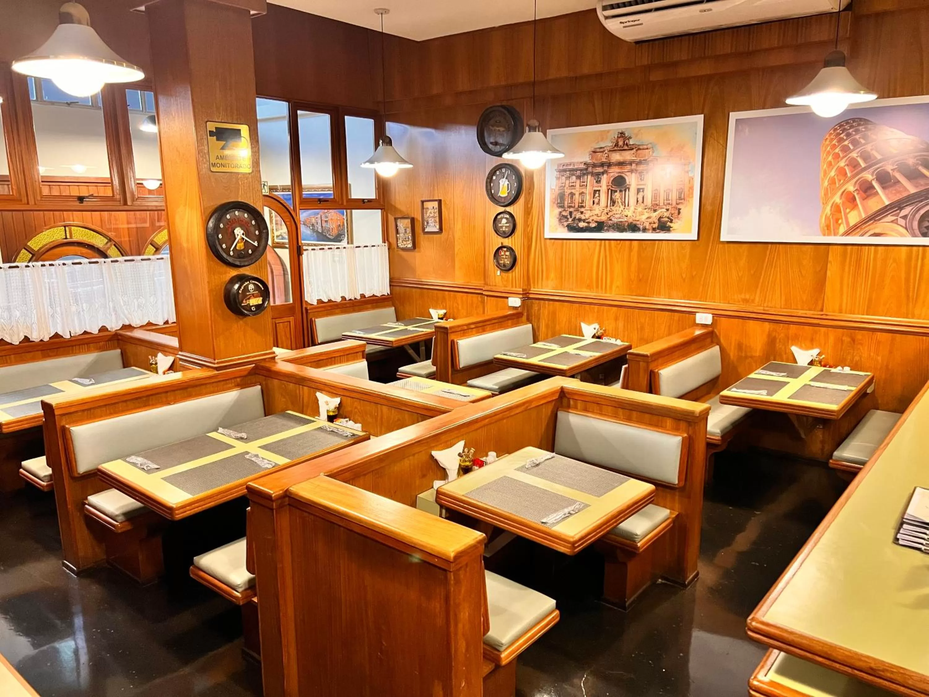 Restaurant/places to eat in Hotel Bella Italia