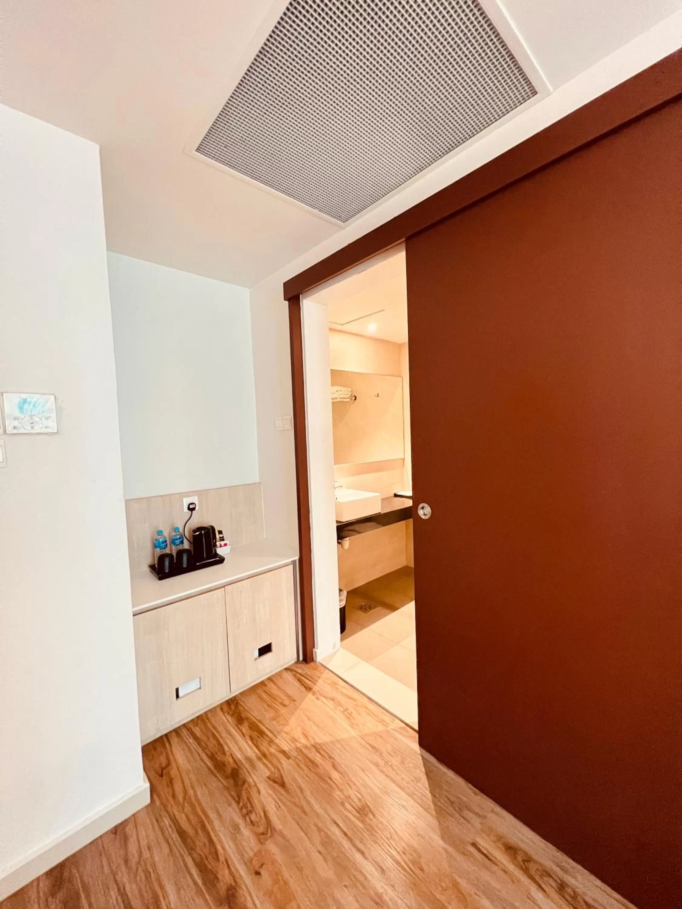 Photo of the whole room, Bed in Park View Hotel