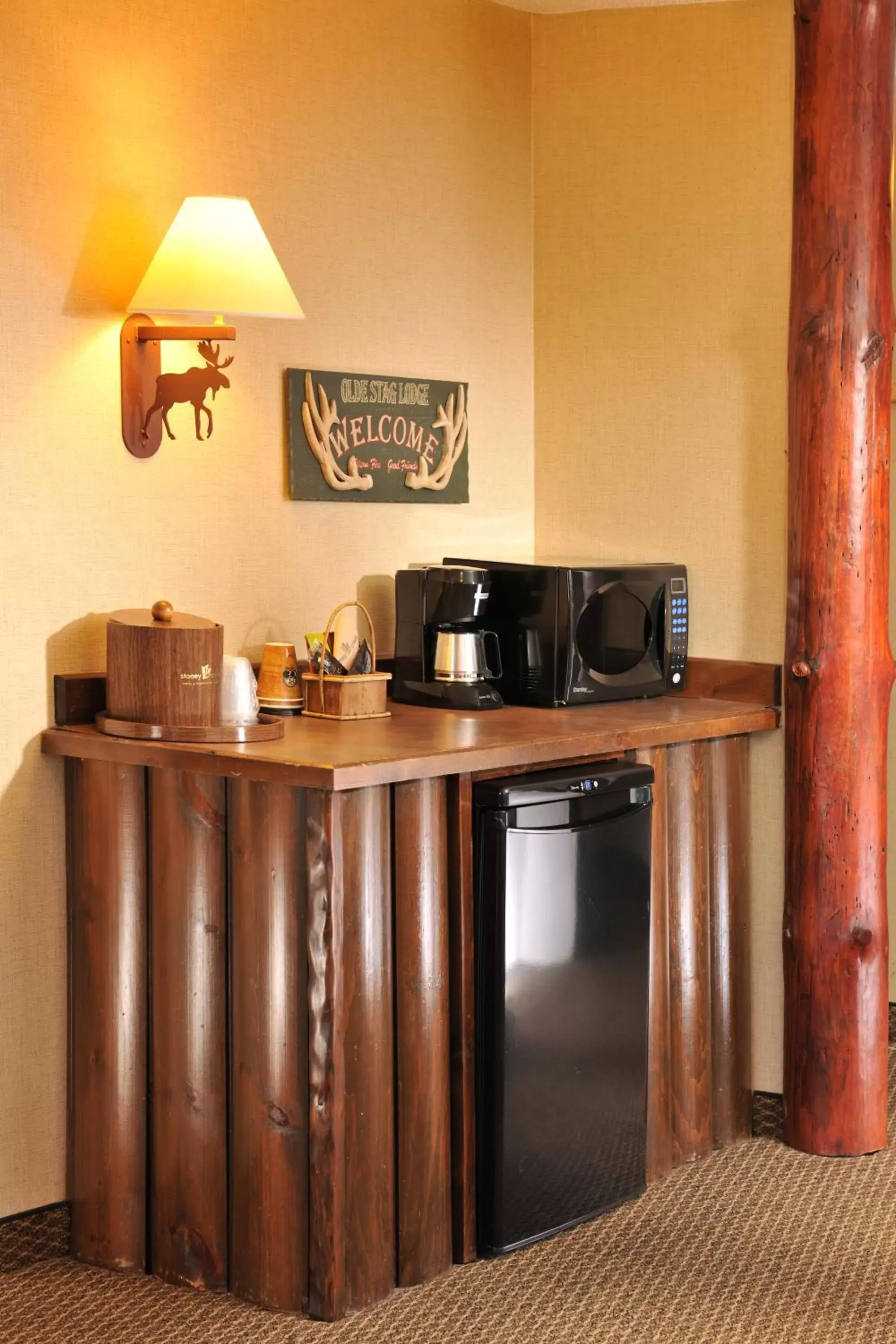 Coffee/tea facilities in Stoney Creek Hotel Moline