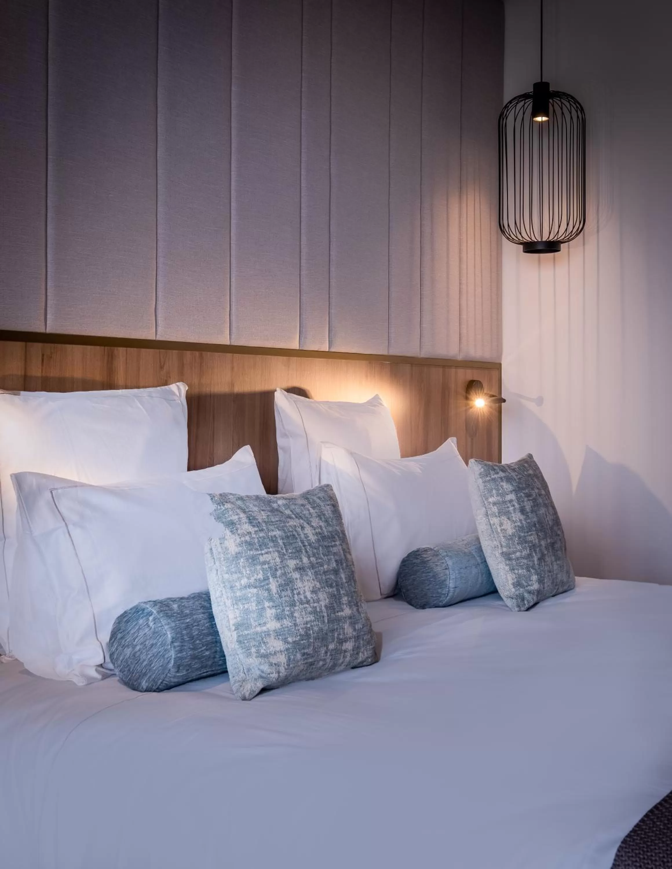 Deluxe Room with 1 King bed and 1 Hour Spa Access in GOLDEN TULIP LYON OUEST TECHLID Hotel & Spa