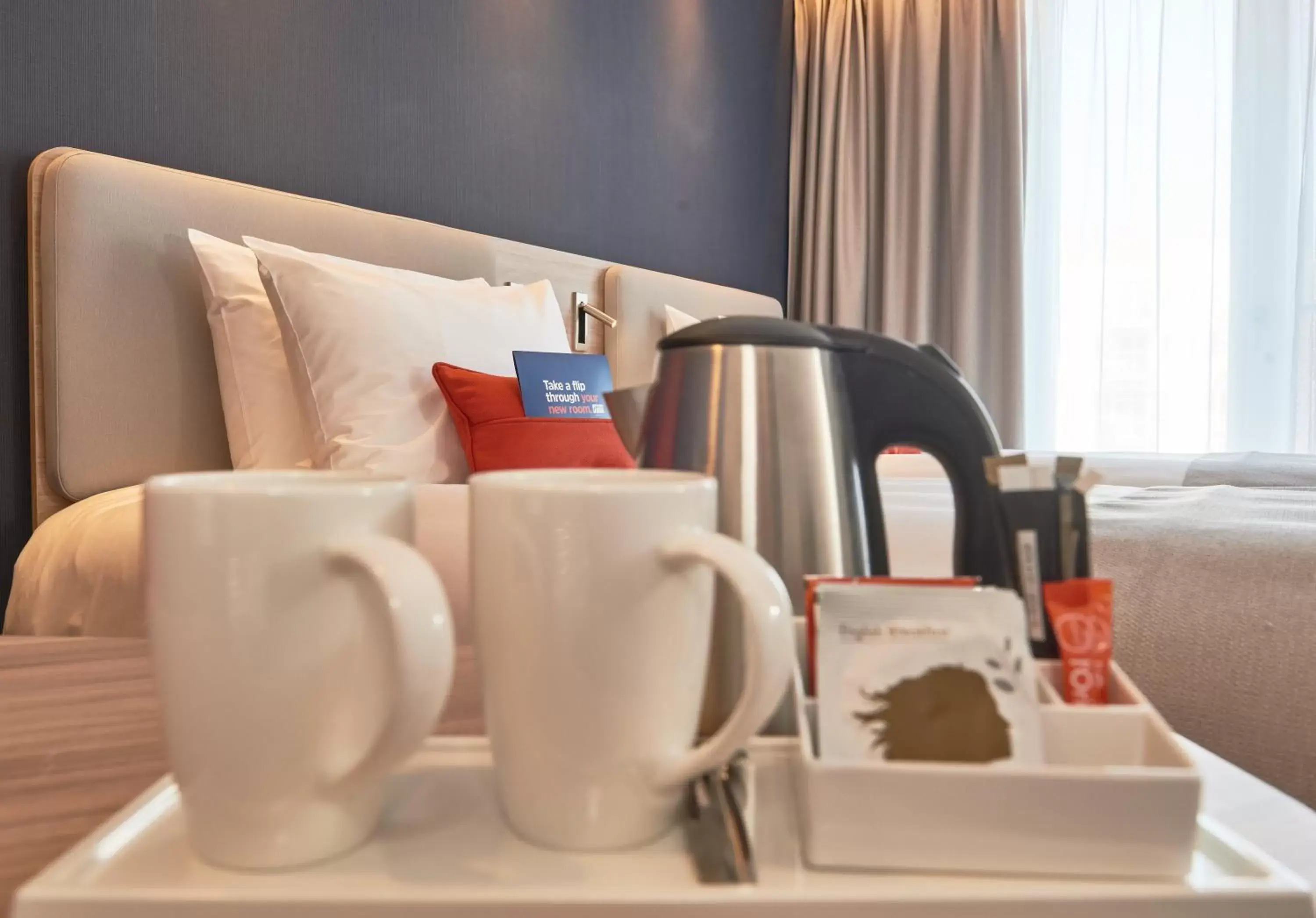 Coffee/tea facilities in Holiday Inn Express Amsterdam - City Hall, an IHG Hotel