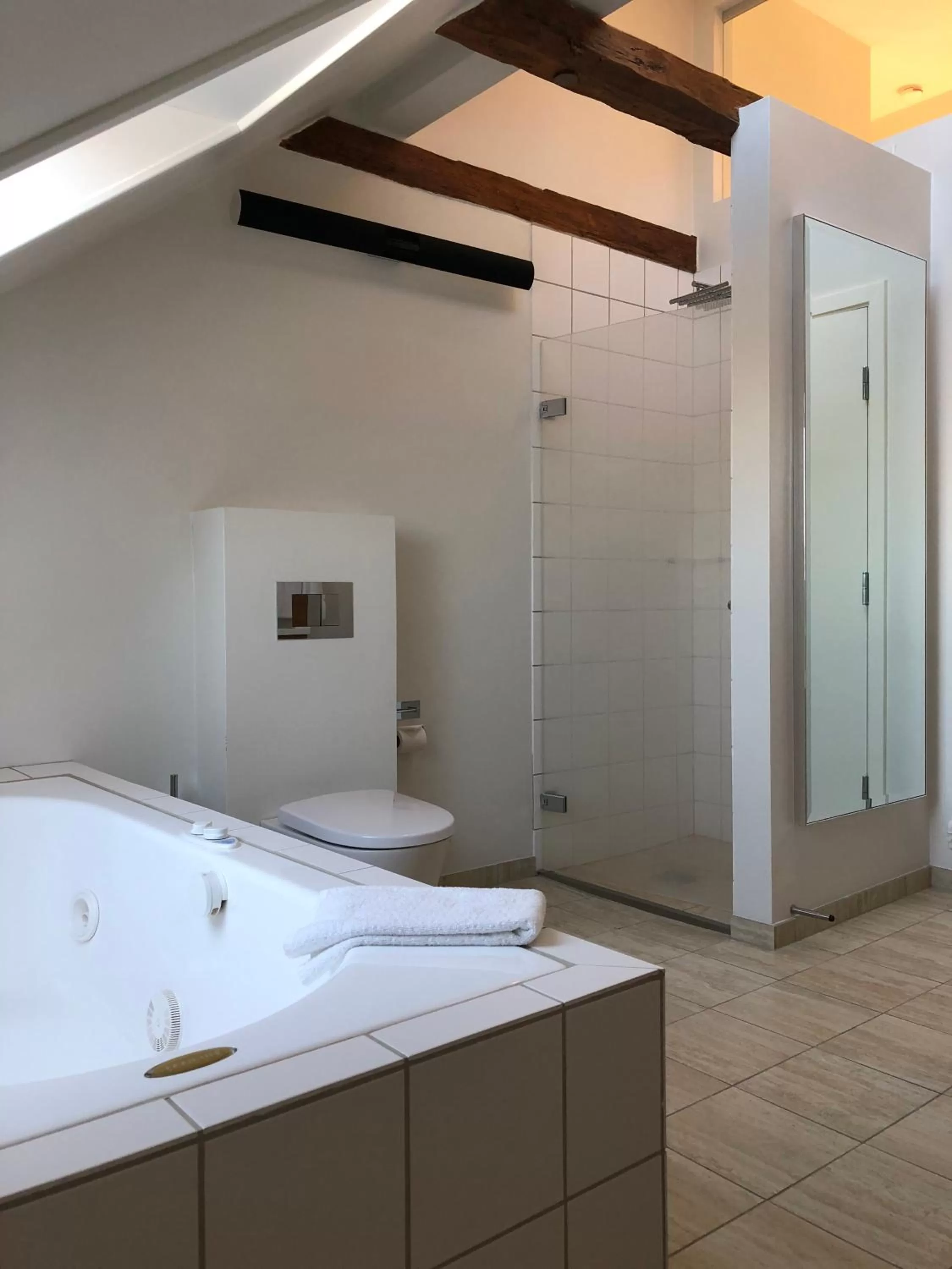 Bathroom, Bed in Best Western Plus Hotel Eyde