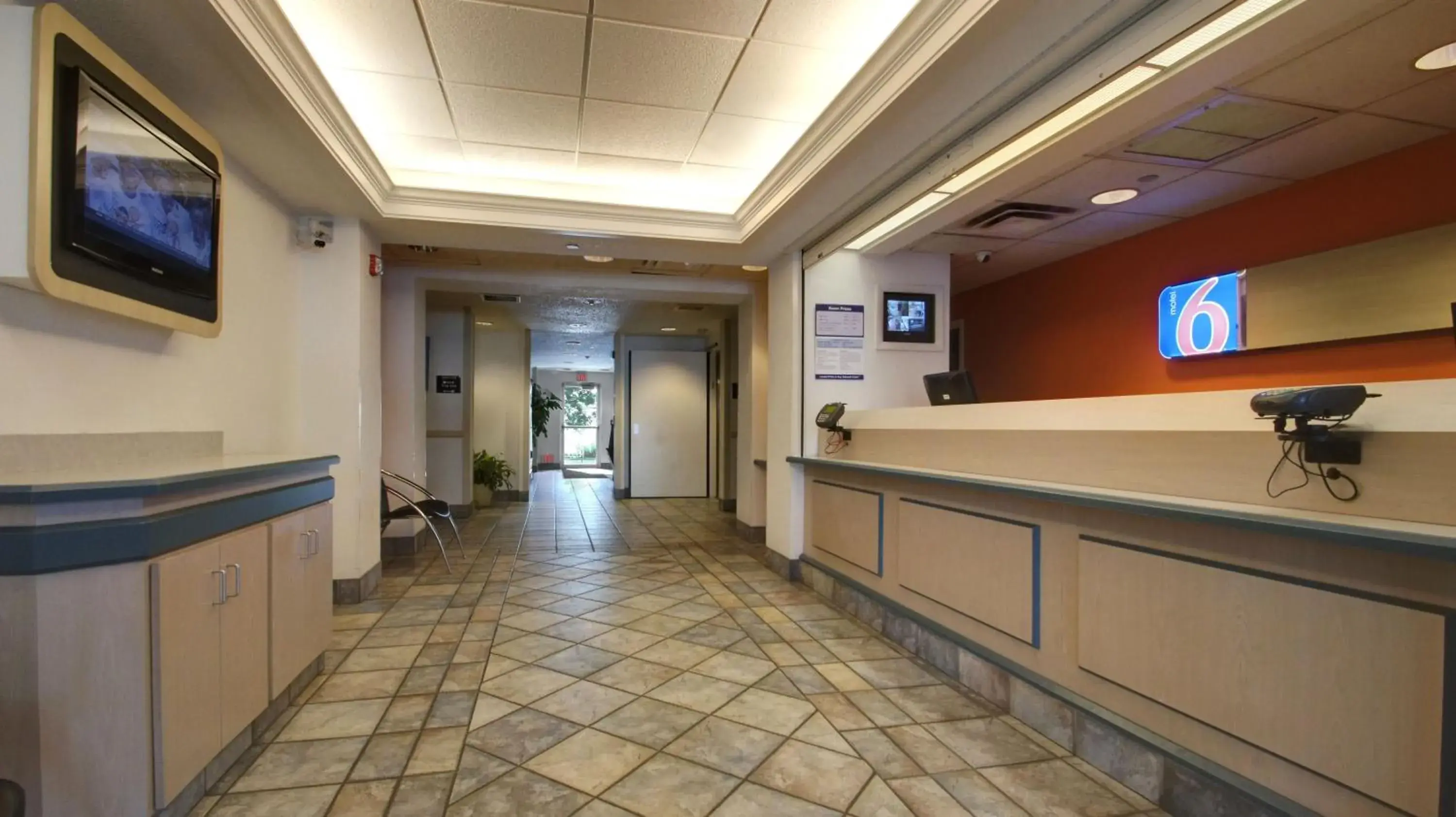 Lobby or reception, Lobby/Reception in Motel 6 Lehi, UT - Thanksgiving Point