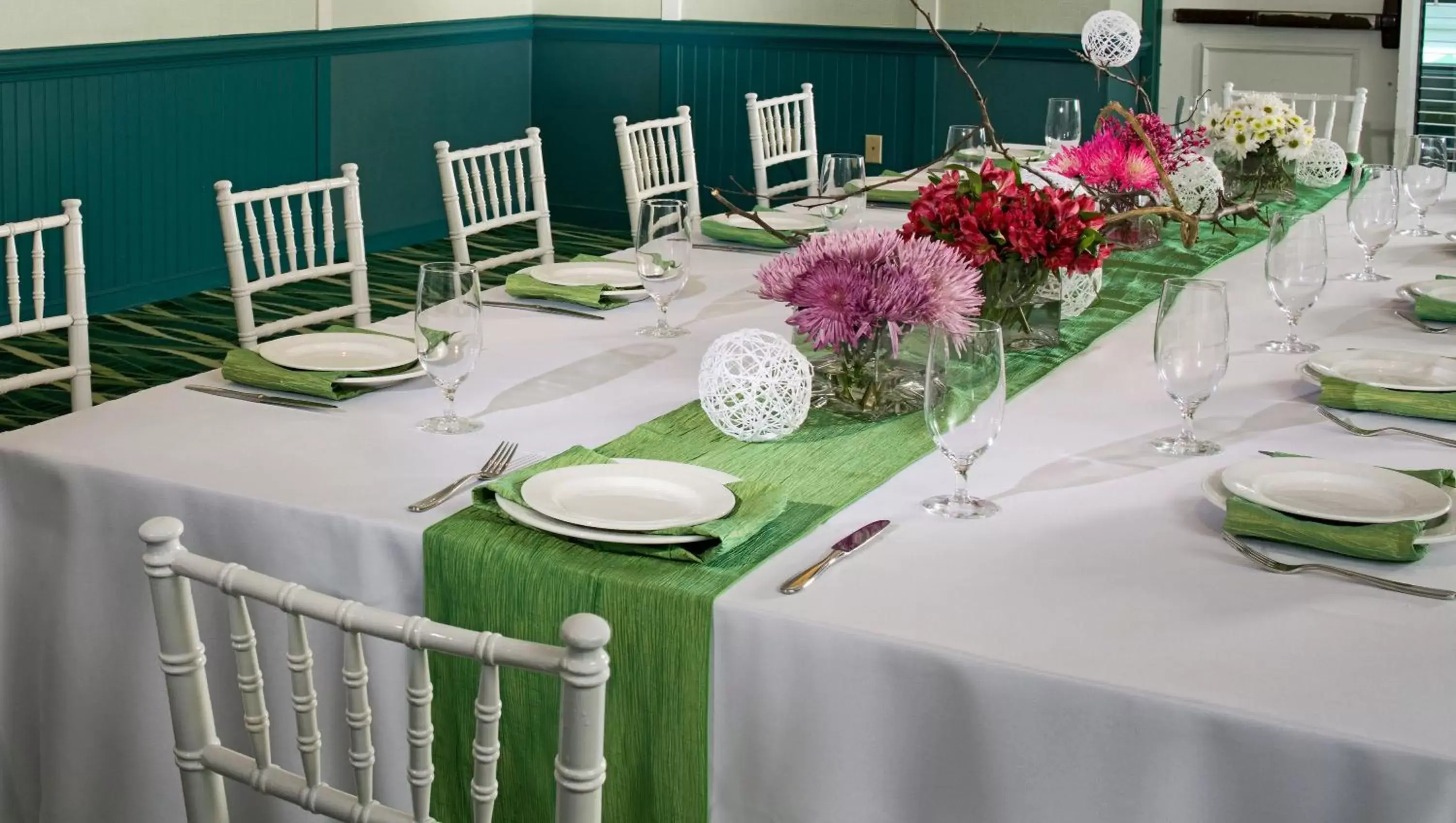 Banquet/Function facilities, Restaurant/Places to Eat in Holiday Inn Va Beach-Oceanside 21st St, an IHG Hotel