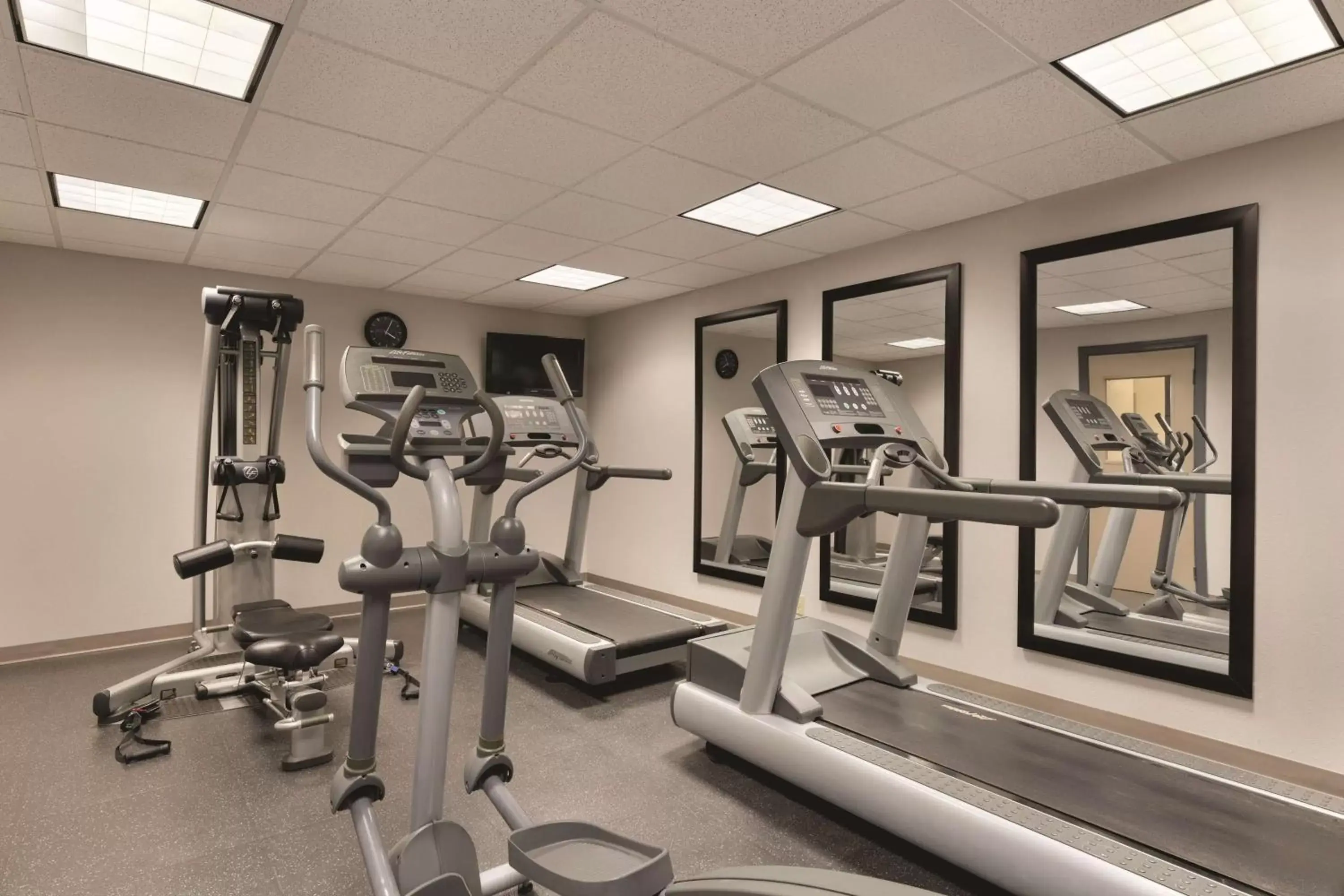 Activities, Fitness Center/Facilities in Country Inn & Suites by Radisson, Madison, AL
