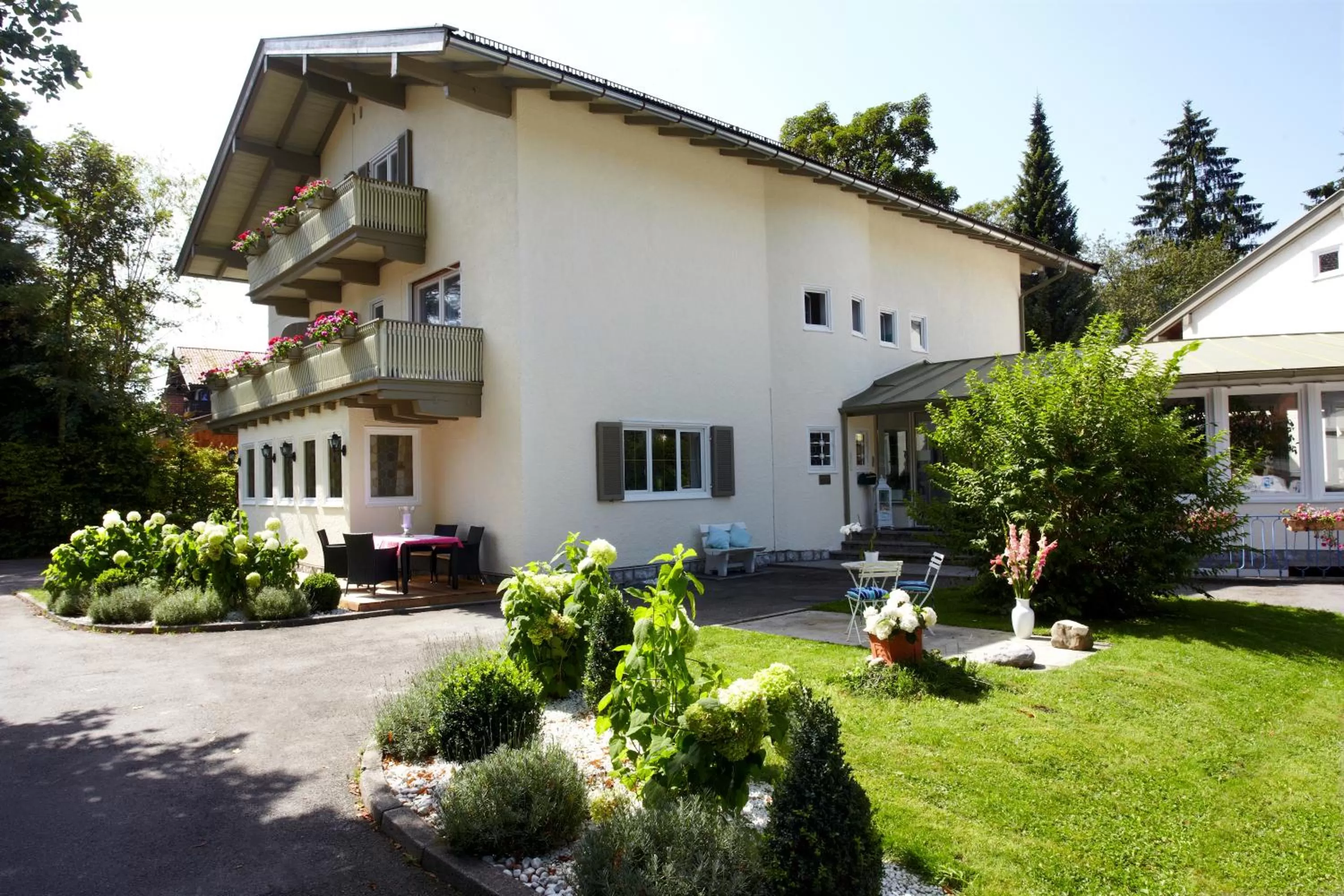 Facade/entrance in Hotel Berlin Tegernsee