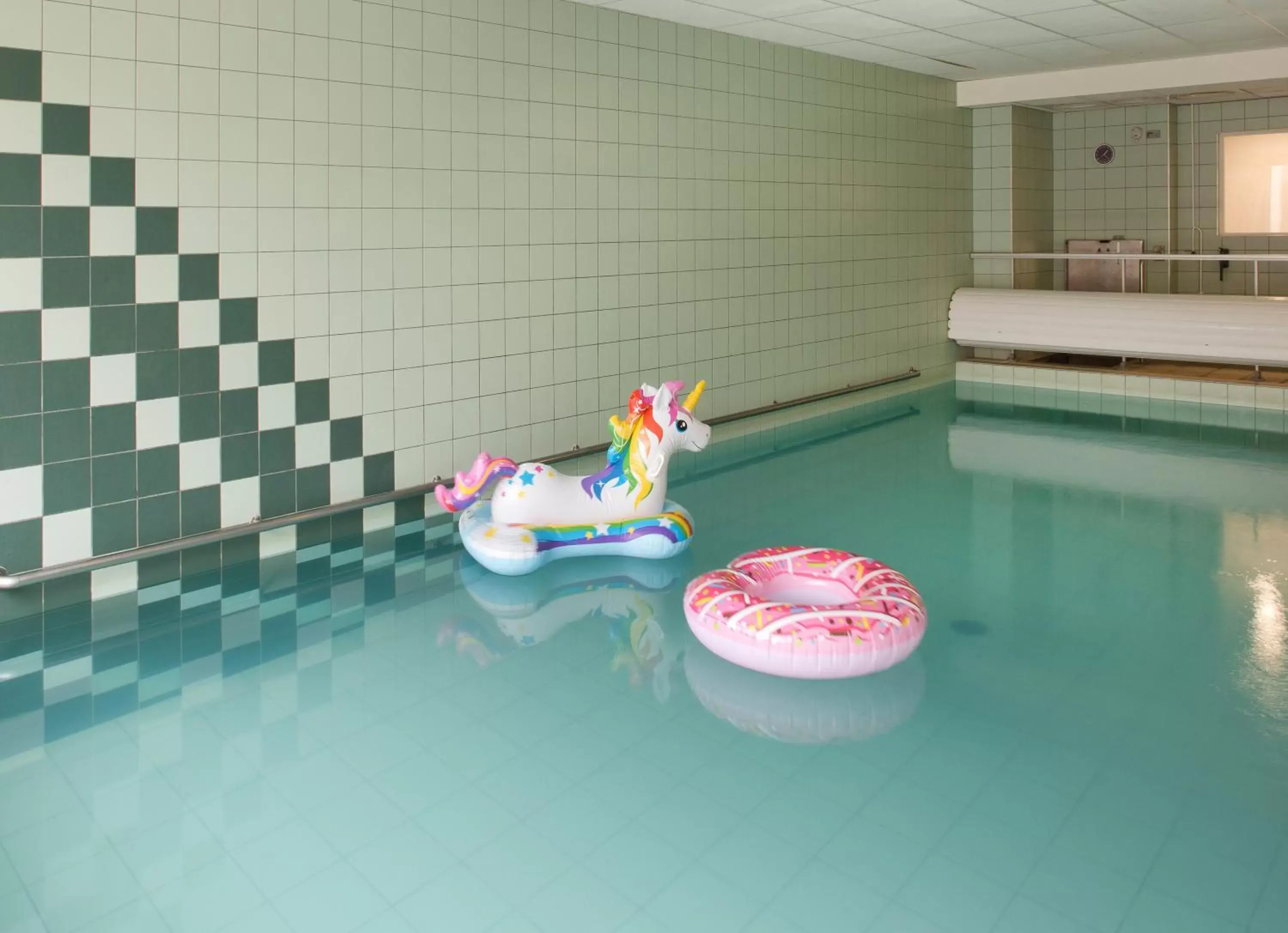 Swimming pool in Kyriad Clermont-Ferrand-Sud - La Pardieu Swimming pool in Kyriad Clermont-Ferrand-Sud - La Pardieu