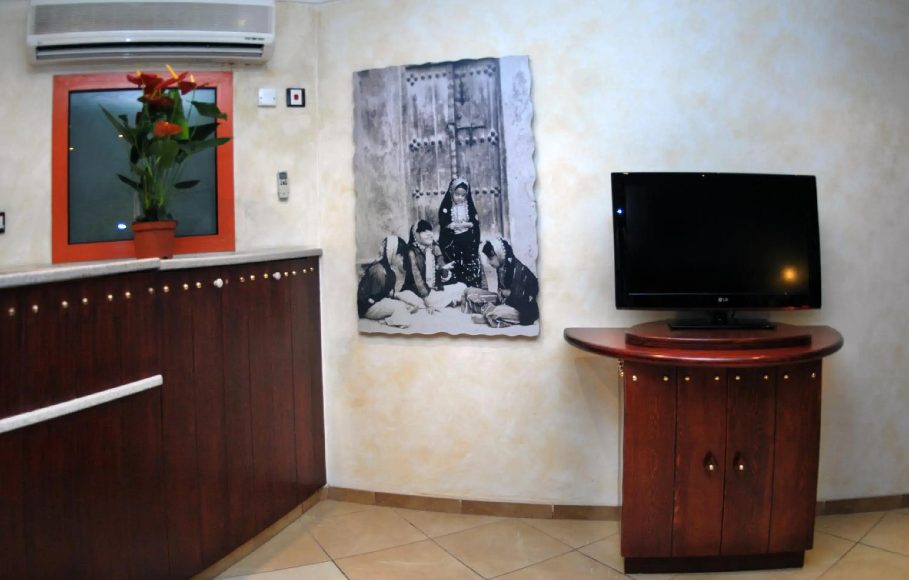 TV and multimedia, TV/Entertainment Center in Al Liwan Suites