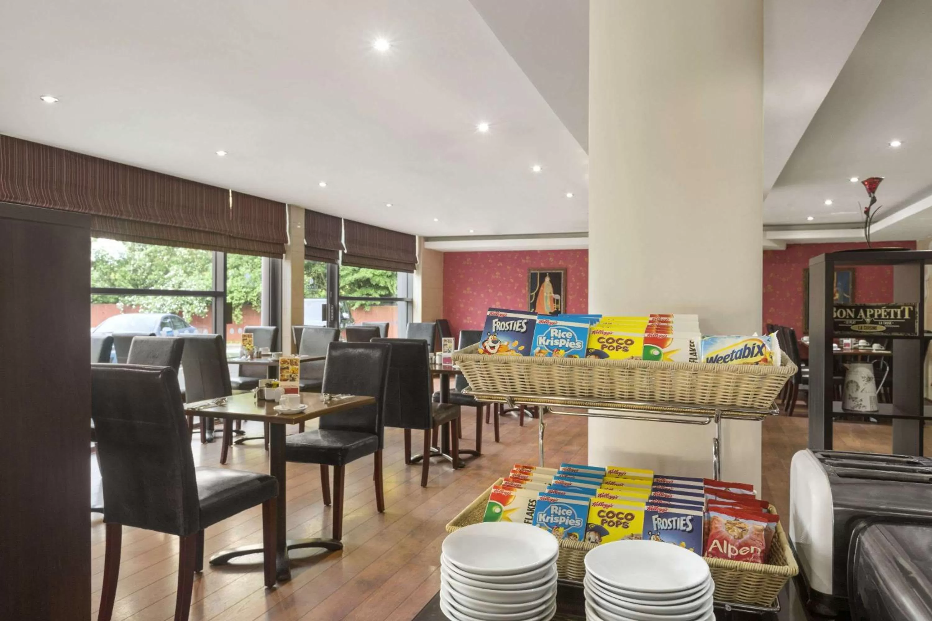 Restaurant/places to eat in Ramada Birmingham Oldbury M5 J2