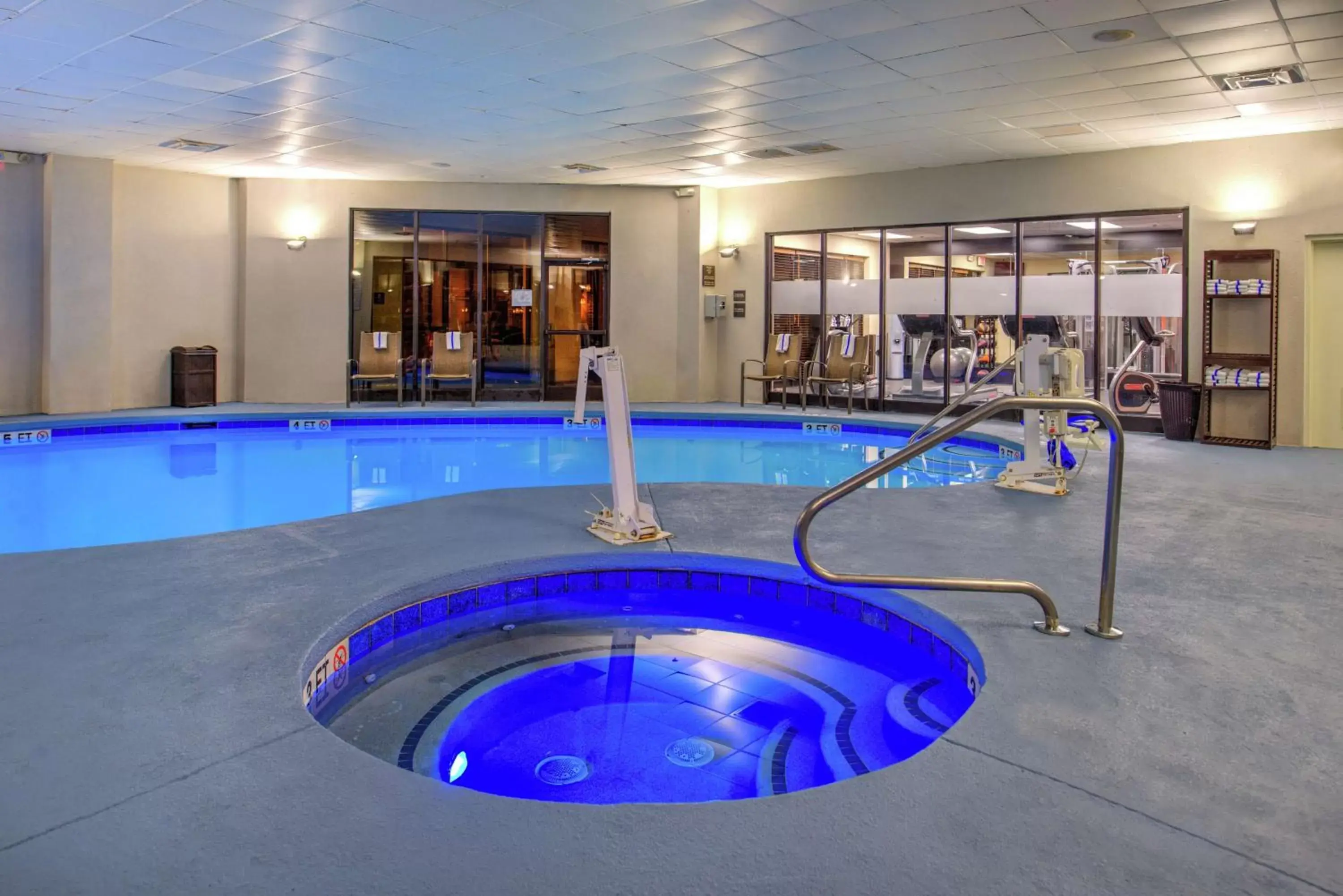 Pool view, Swimming Pool in Hampton Inn Northwood