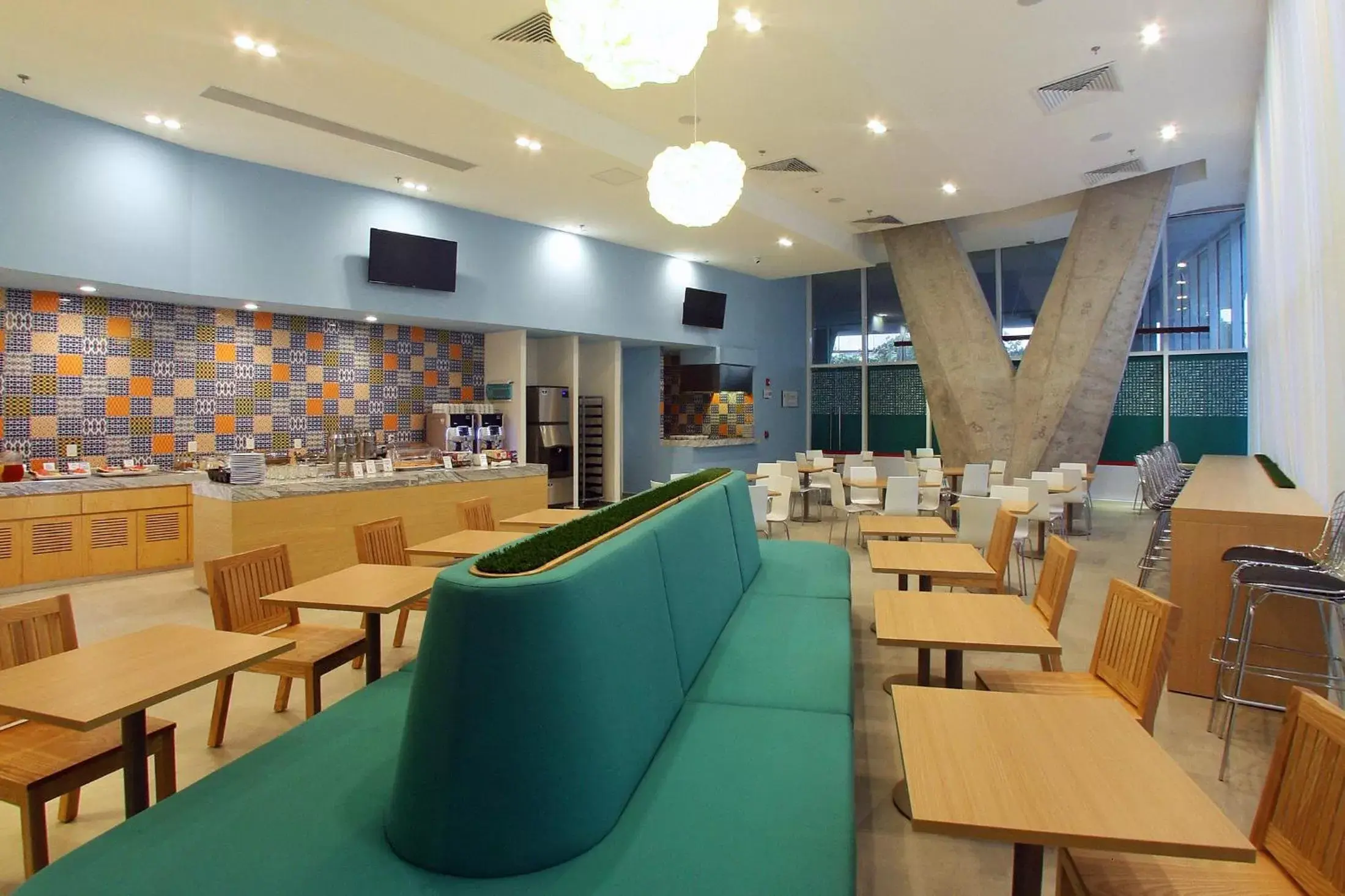 Restaurant/Places to Eat in Fiesta Inn & Loft Ciudad del Carmen