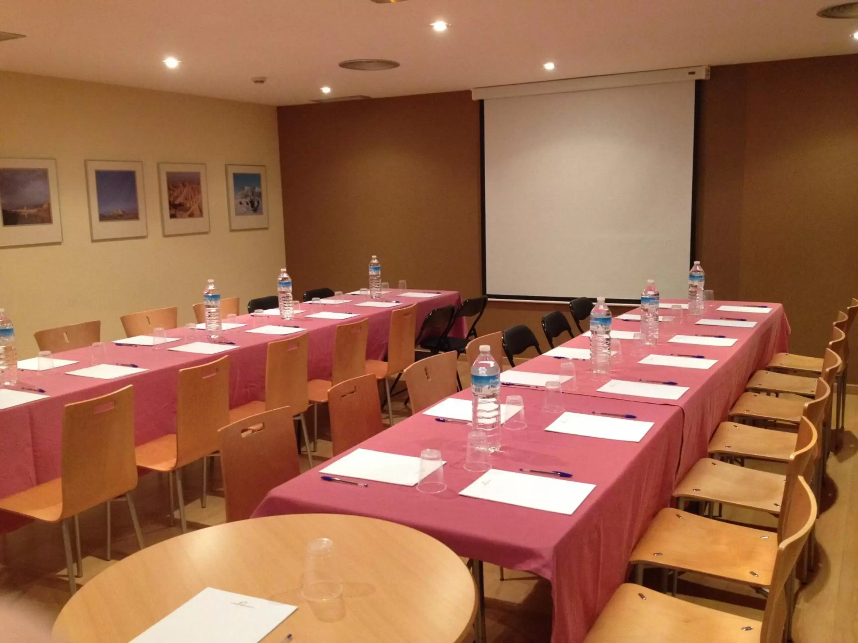 Meeting/conference room in Hotel Torre Monreal